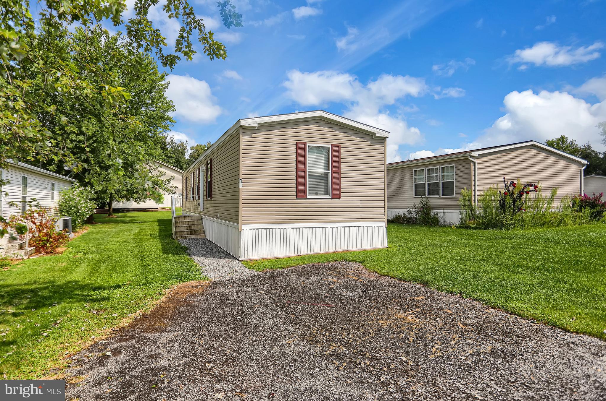MIDLAND PARK - Residential