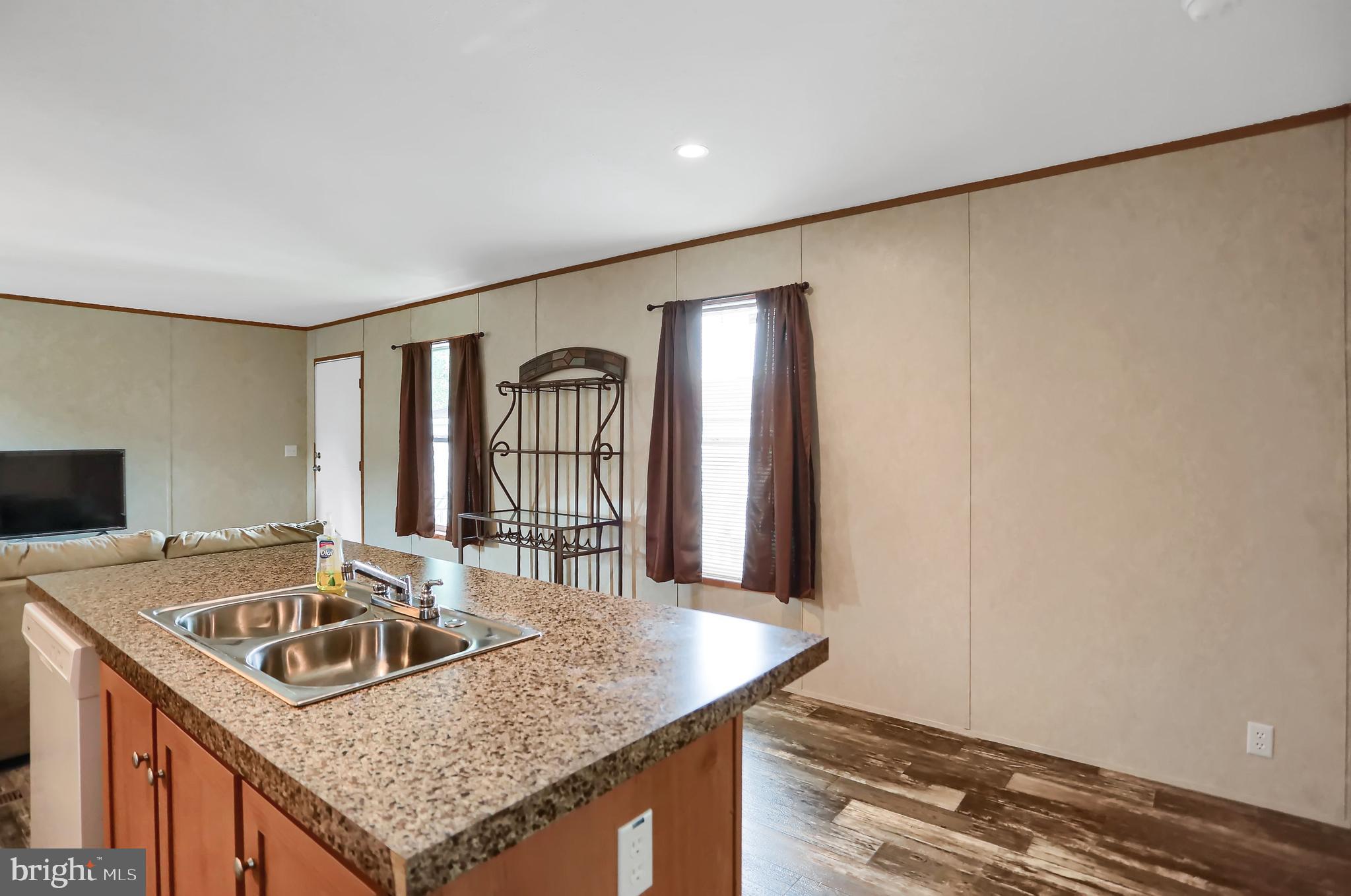 MIDLAND PARK - Residential
