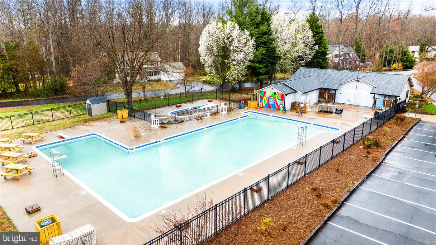 PRESIDENTIAL LAKES - Residential