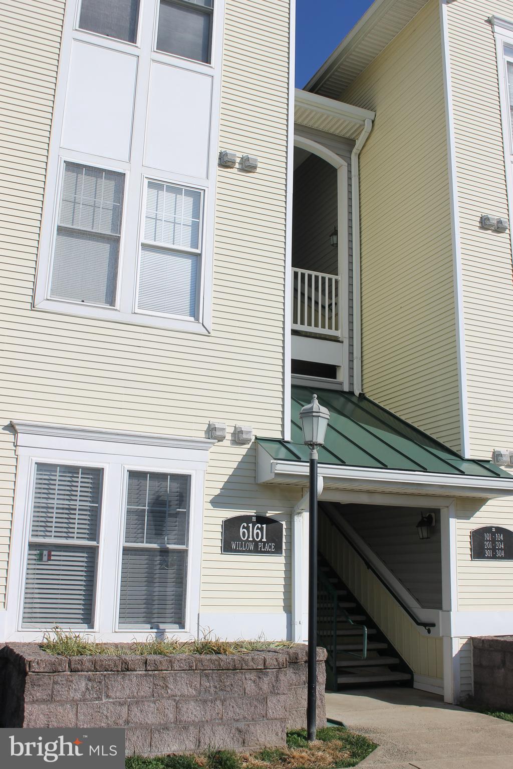 Available December 1st!  Spacious kitchen with granite counter tops. Hardwood floors in the dining and family room. Large primary bedroom with private bathroom. Second bedroom has full bathroom in the hall. Balcony off family room. Washer and dryer in unit.