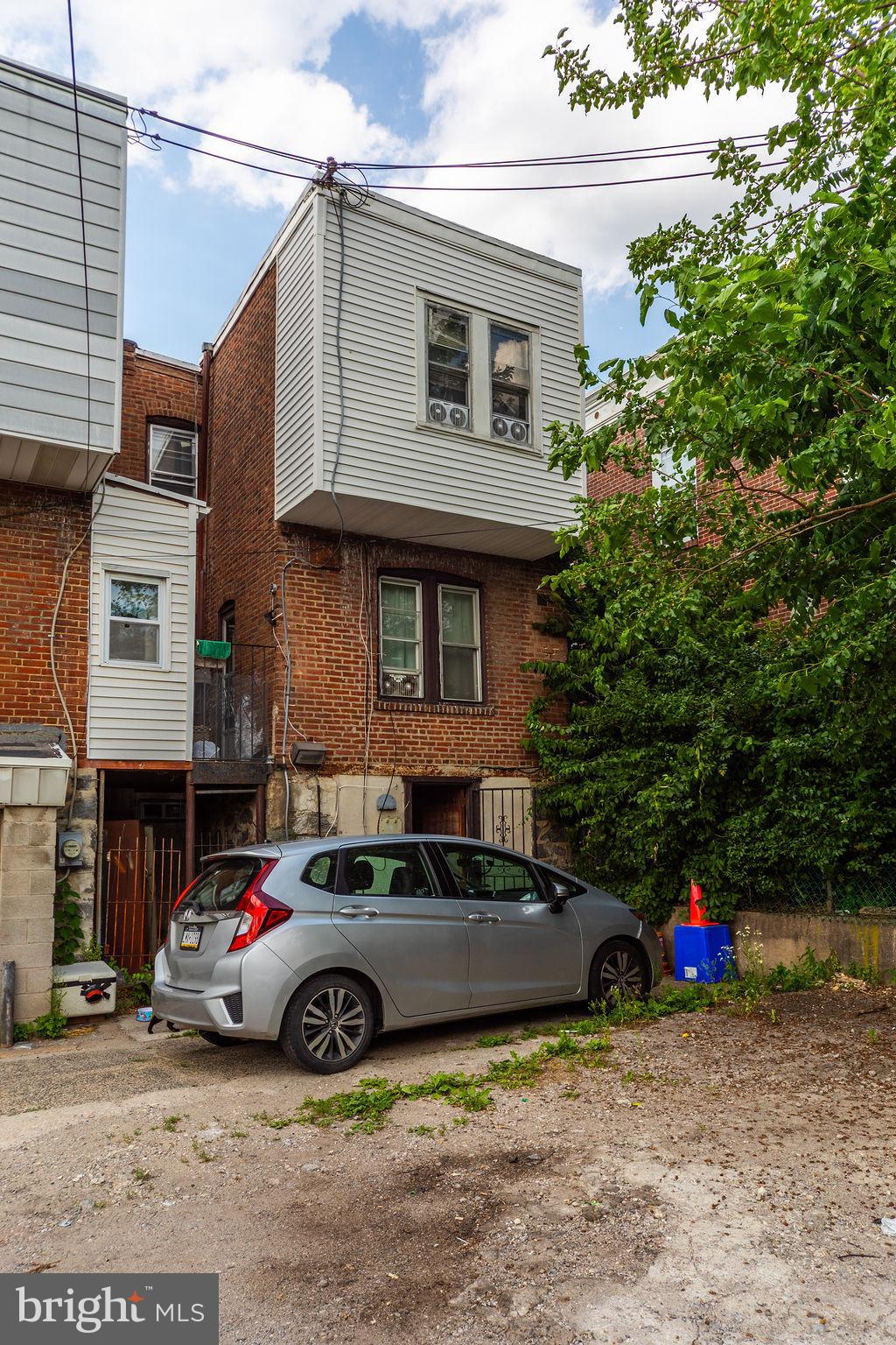 PHILADELPHIA (SOUTHWEST) - Residential