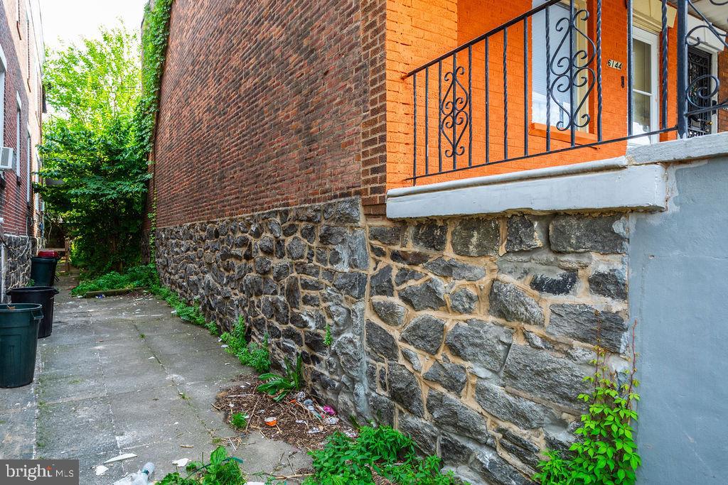 PHILADELPHIA (SOUTHWEST) - Residential