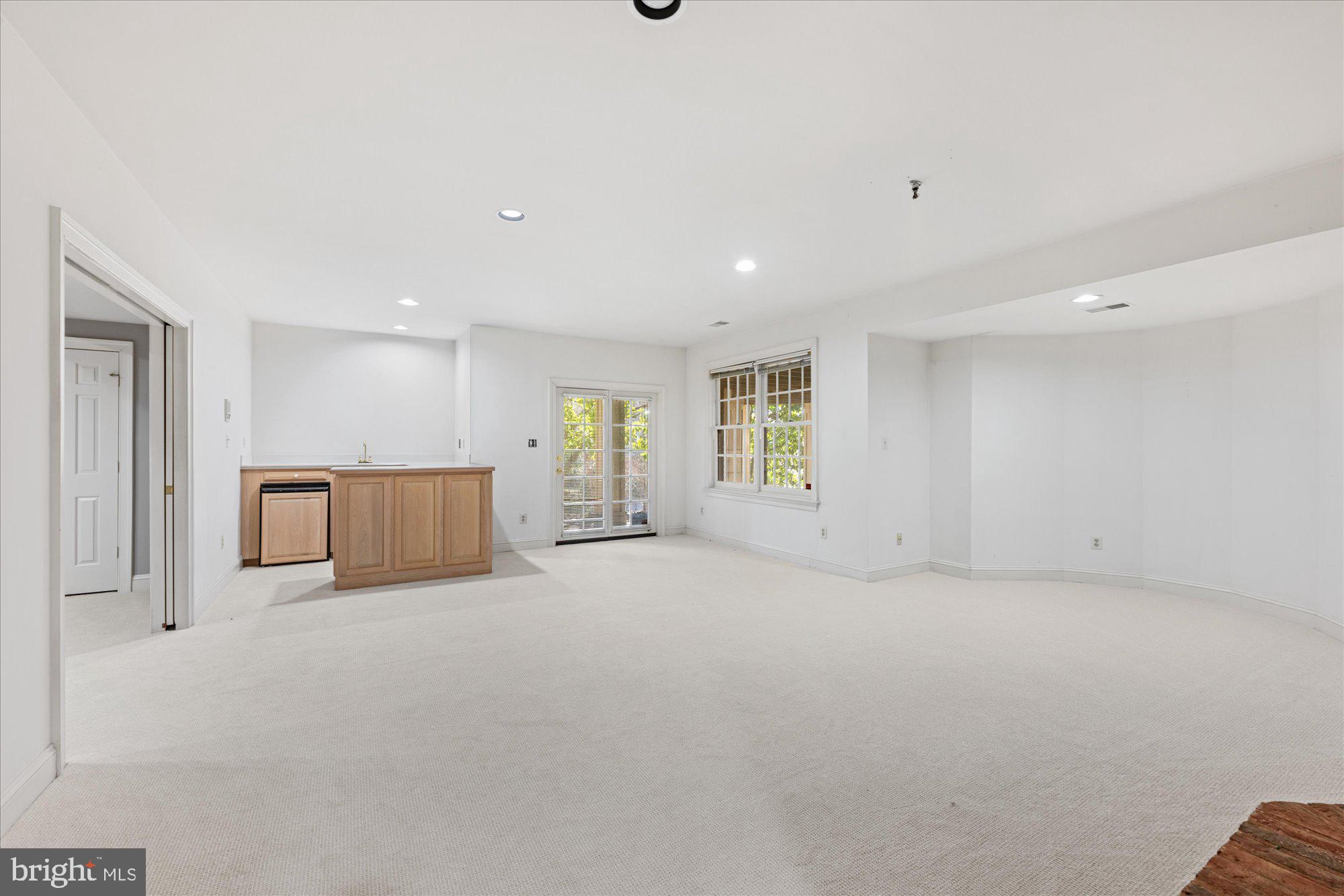 AVENEL - Residential Lease
