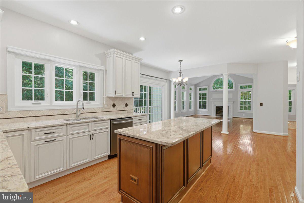 MEADOWBROOK WOODS - Residential