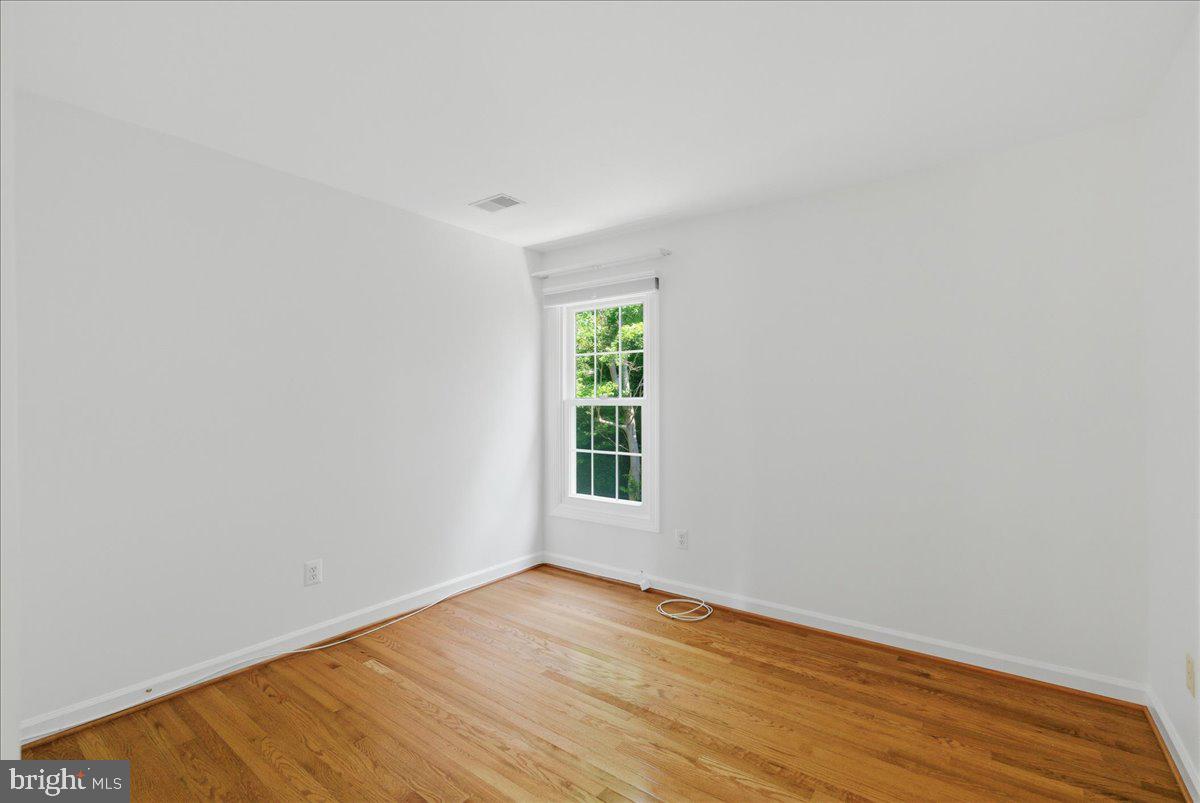 MEADOWBROOK WOODS - Residential