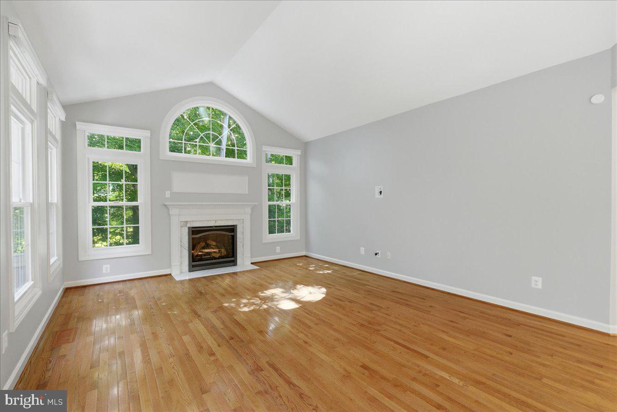 MEADOWBROOK WOODS - Residential