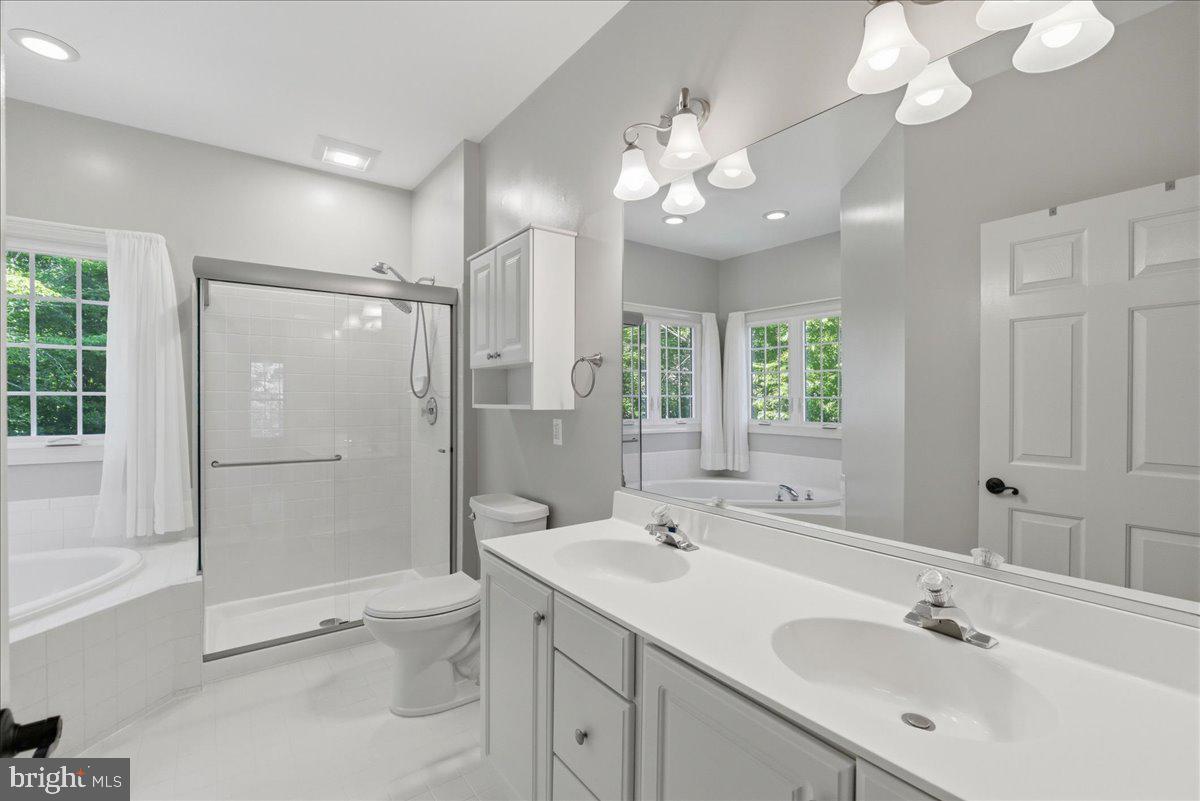 MEADOWBROOK WOODS - Residential