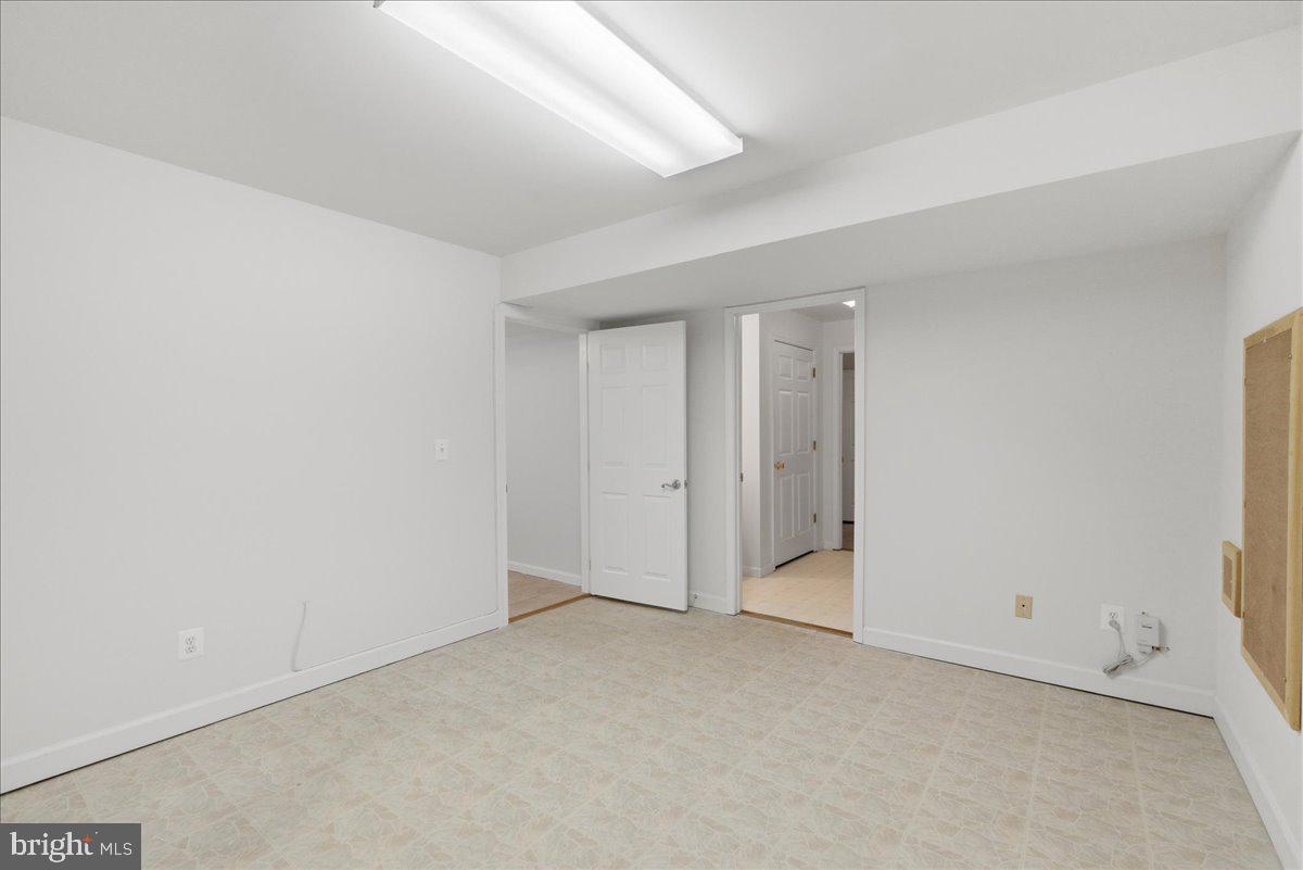 MEADOWBROOK WOODS - Residential