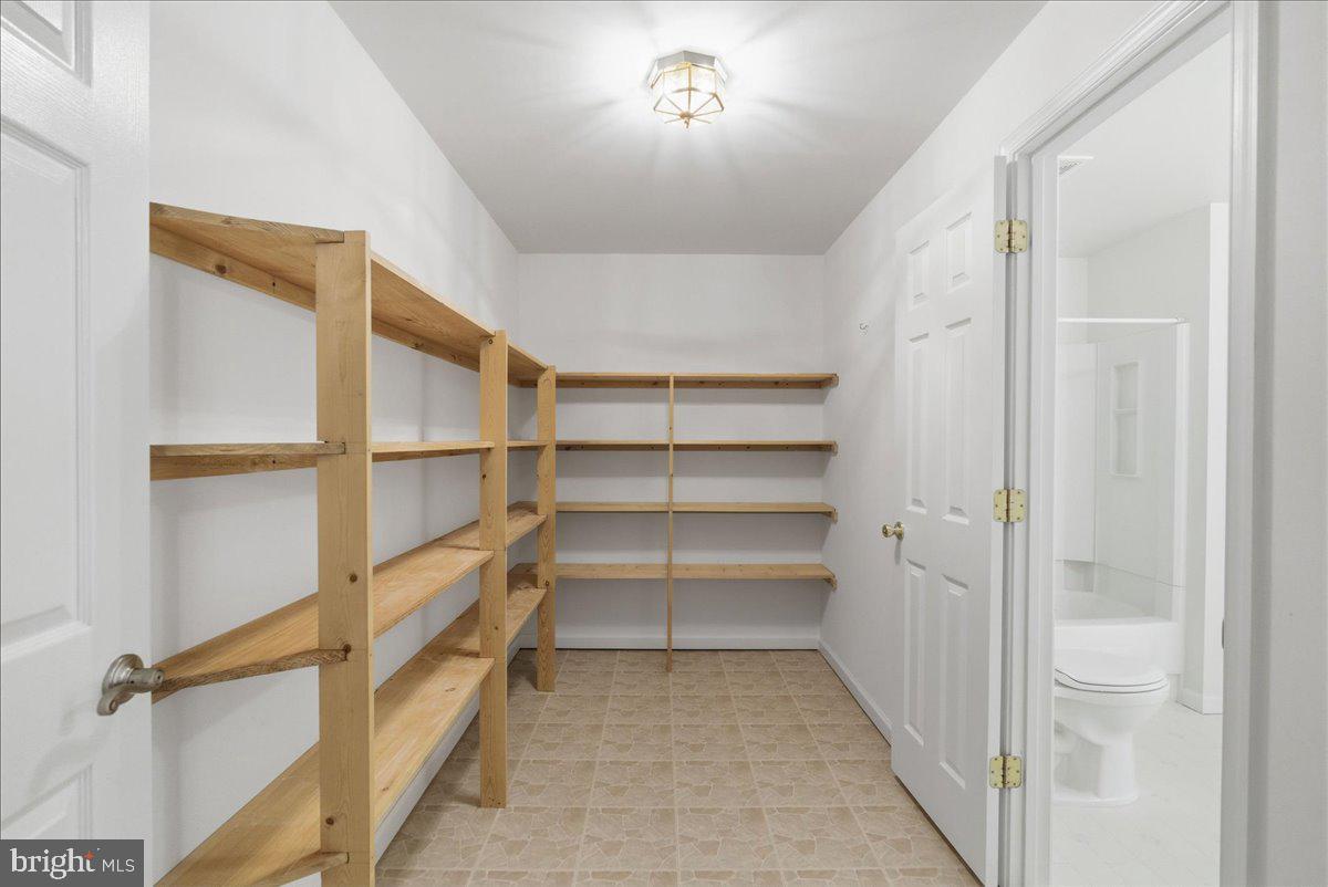 MEADOWBROOK WOODS - Residential