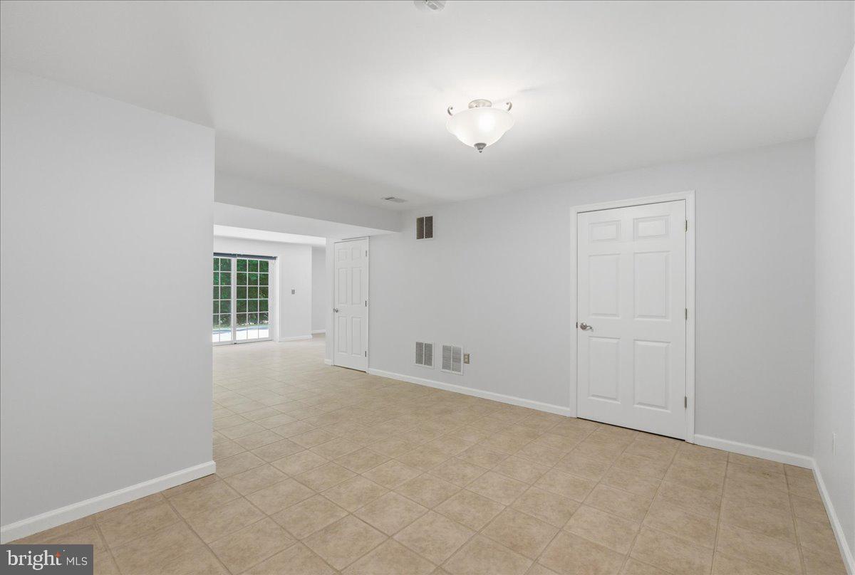 MEADOWBROOK WOODS - Residential