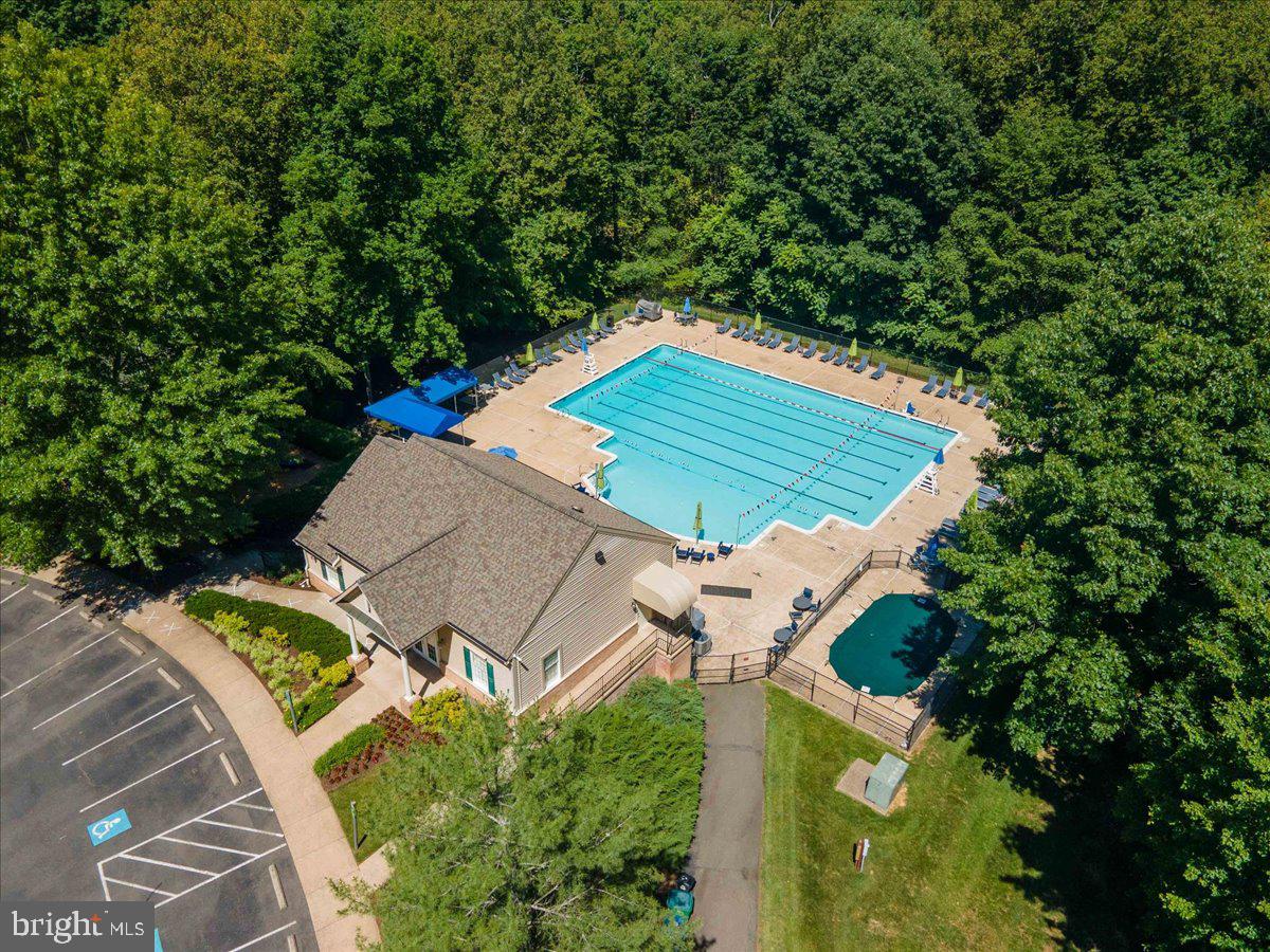 MEADOWBROOK WOODS - Residential