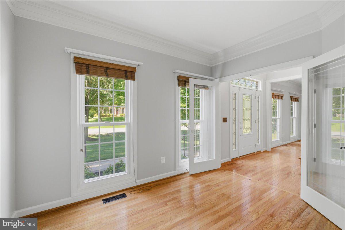 MEADOWBROOK WOODS - Residential