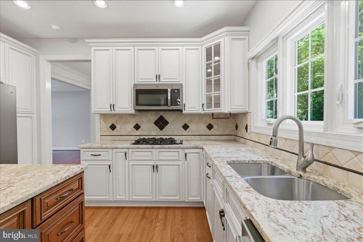 MEADOWBROOK WOODS - Residential