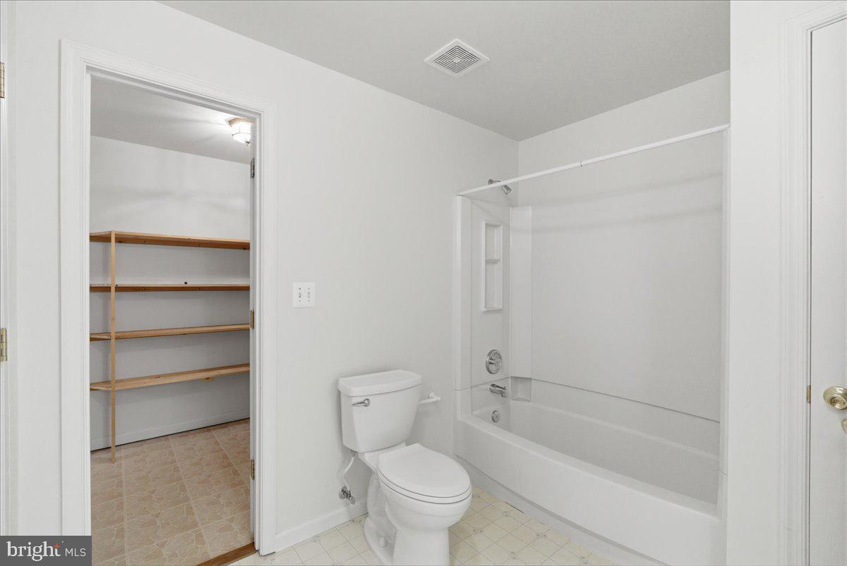 MEADOWBROOK WOODS - Residential