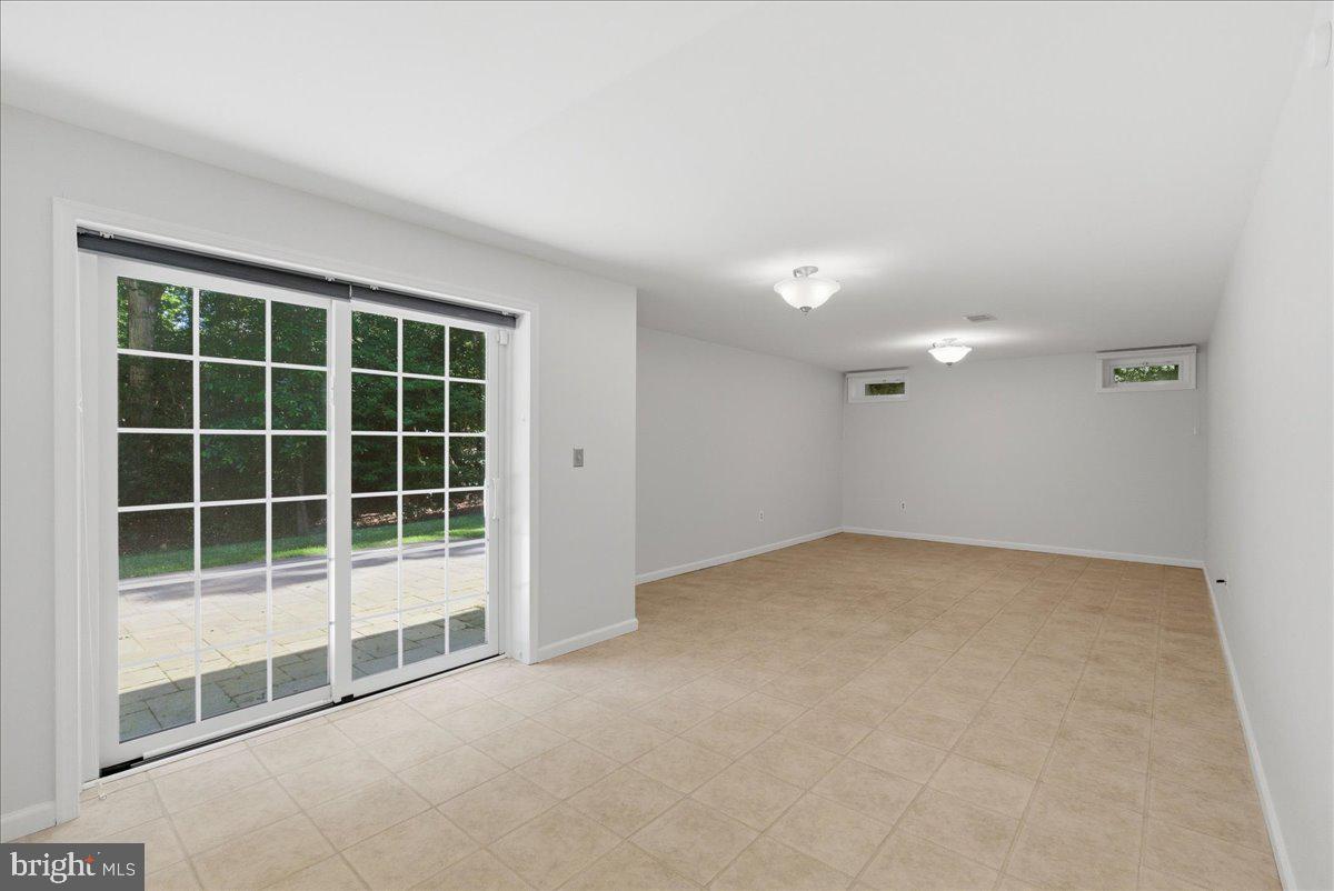 MEADOWBROOK WOODS - Residential