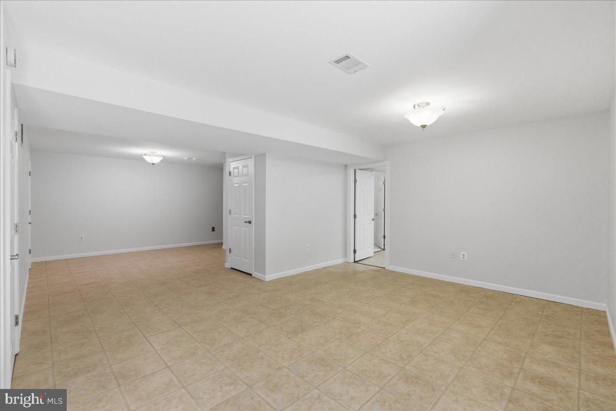 MEADOWBROOK WOODS - Residential