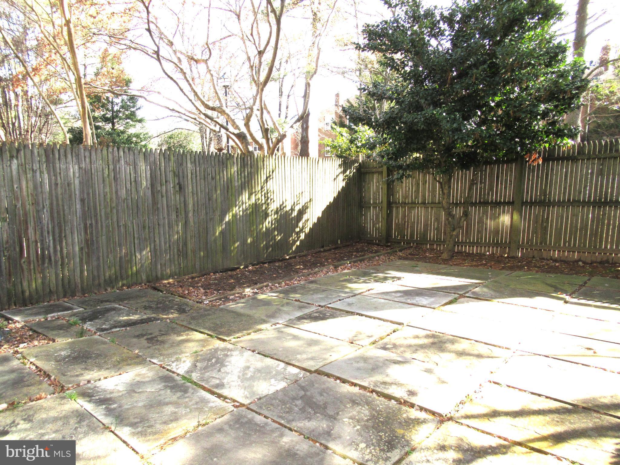 WESTMORELAND SQUARE - Residential Lease