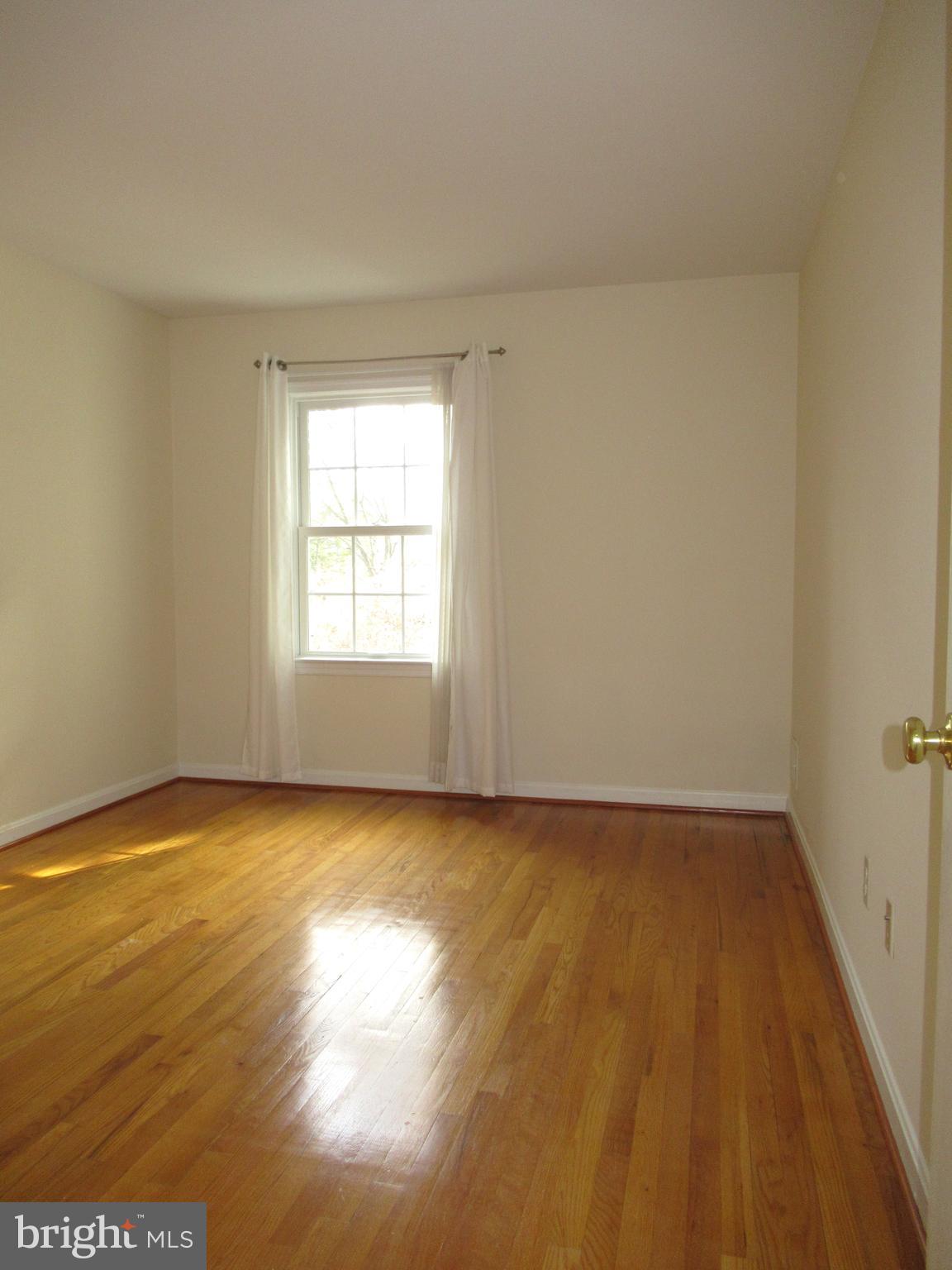 WESTMORELAND SQUARE - Residential Lease