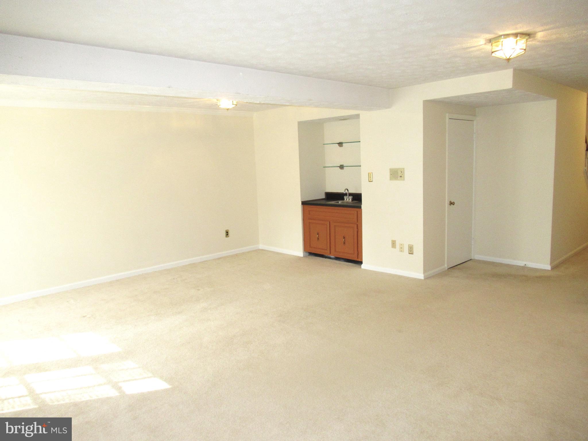WESTMORELAND SQUARE - Residential Lease