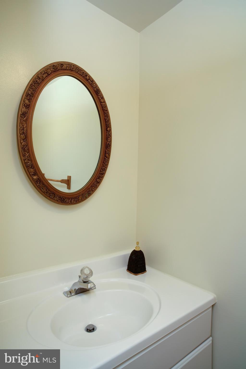 WESTMORELAND SQUARE - Residential Lease