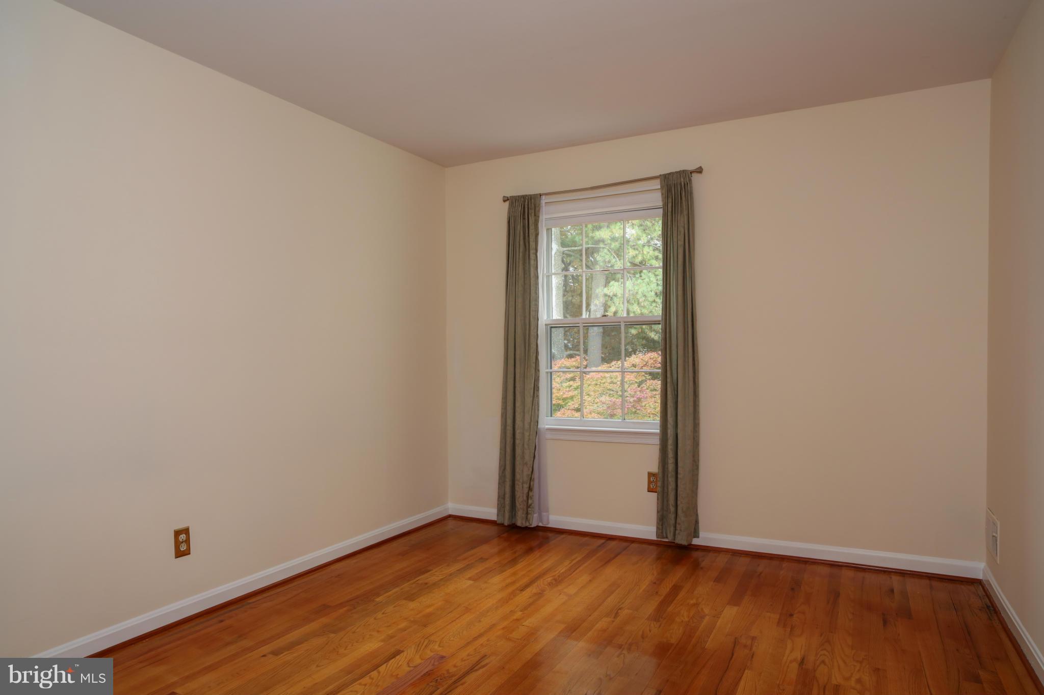 WESTMORELAND SQUARE - Residential Lease