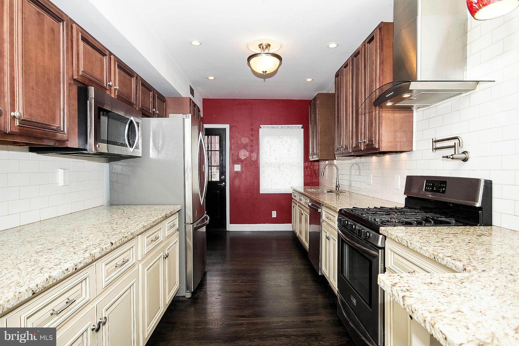 LITTLE ITALY - Residential Lease