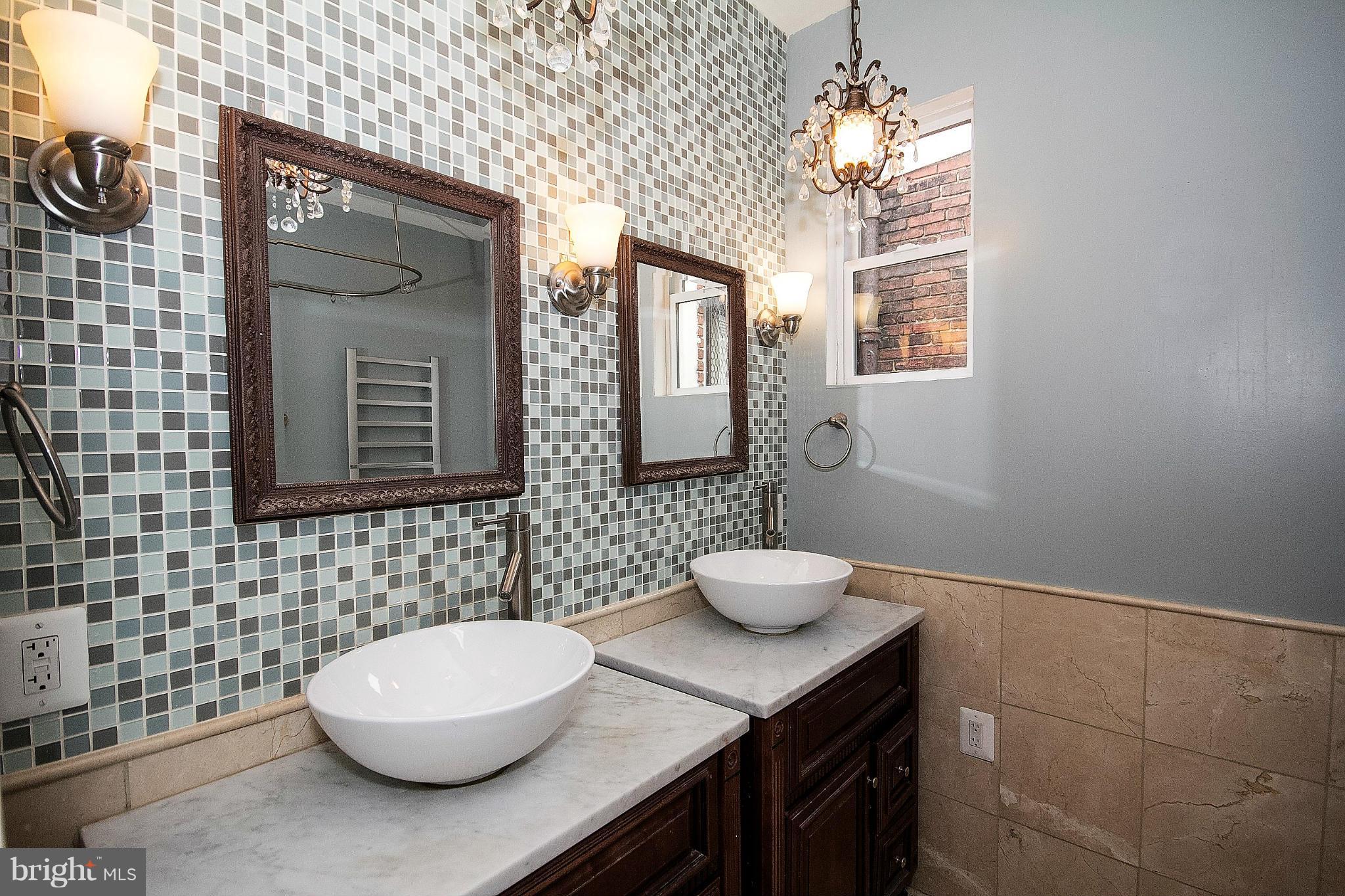 LITTLE ITALY - Residential Lease