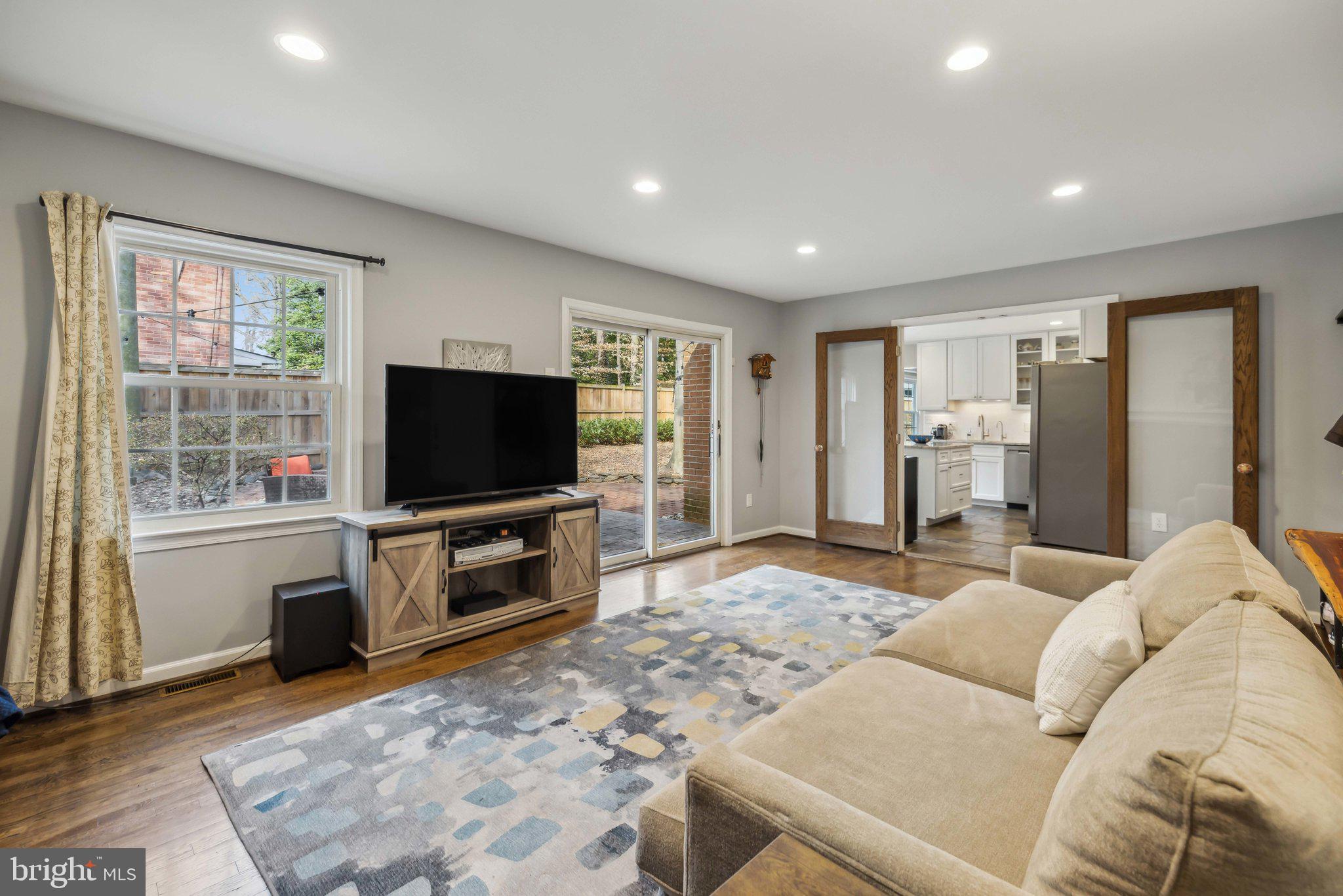 ROCKVILLE ESTATES - Residential