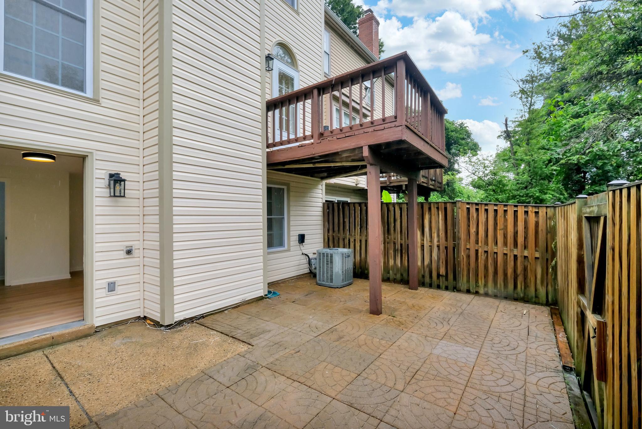 CAROLINE OAKS - Residential
