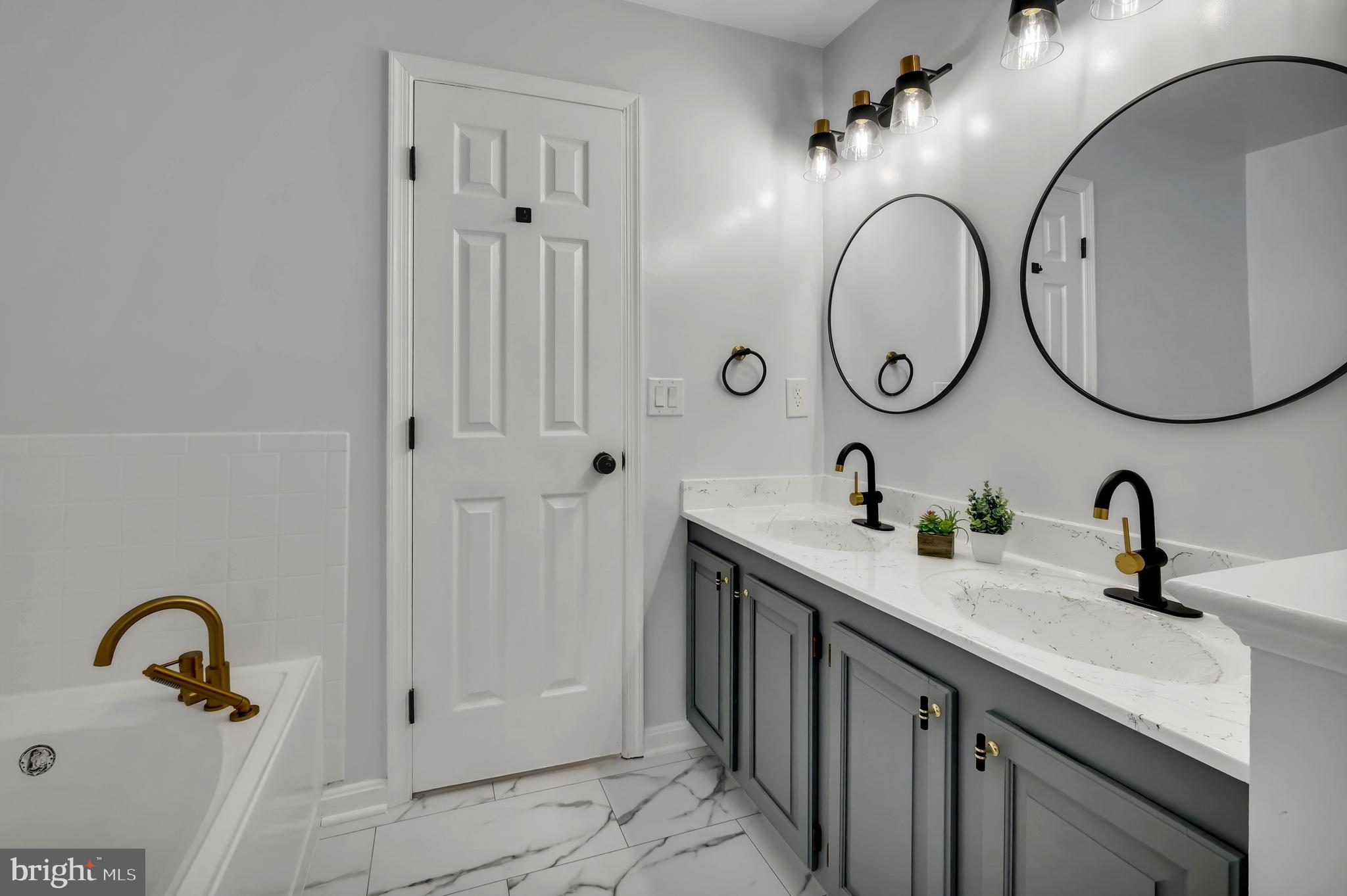 CAROLINE OAKS - Residential