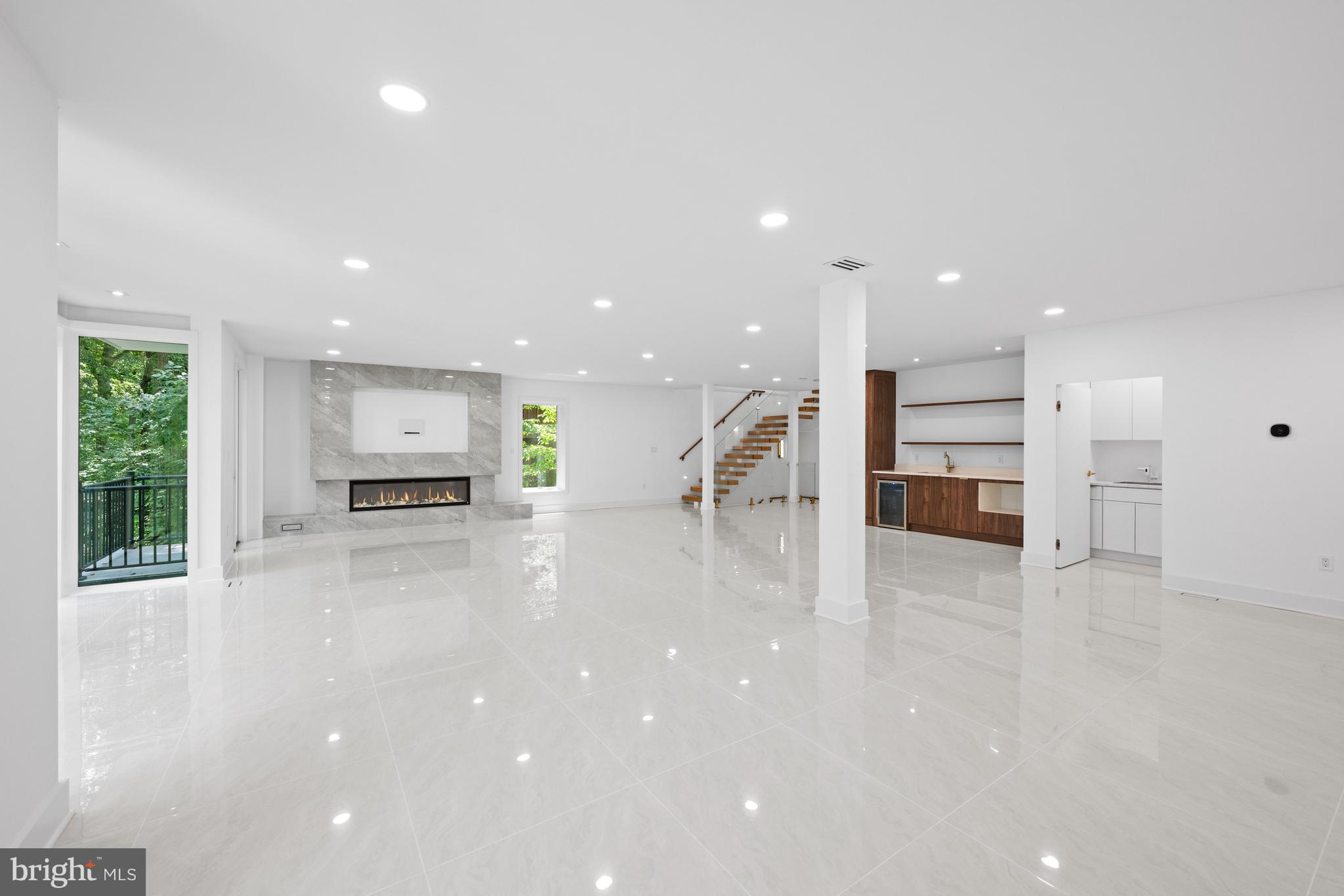 DONALDSON RUN - Residential