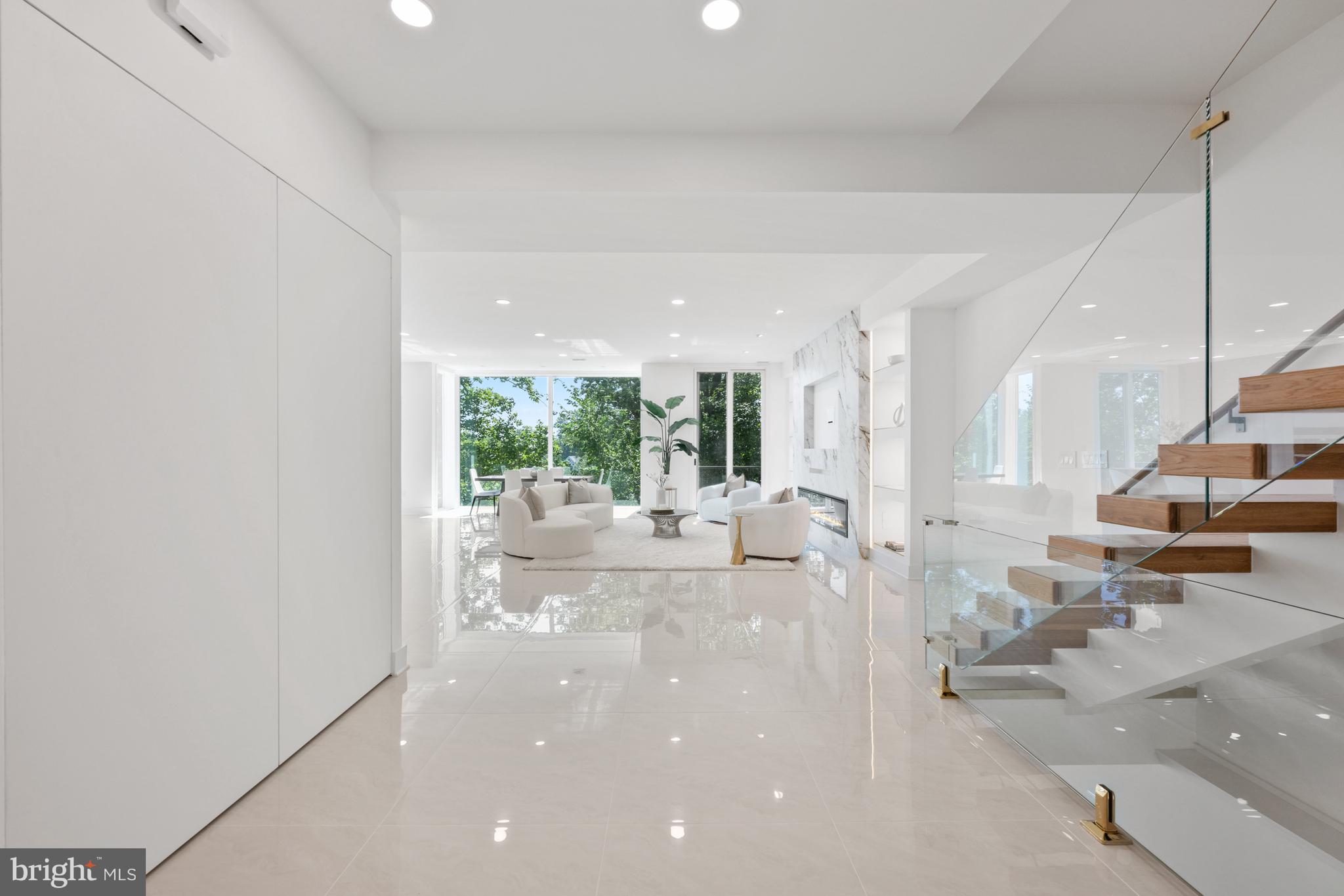 DONALDSON RUN - Residential