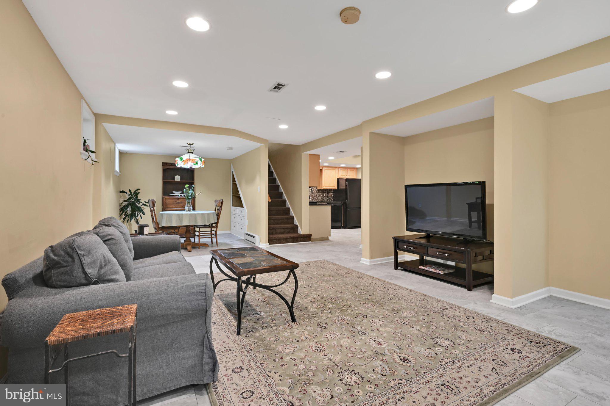 HILLS OVER PRATTS - Residential