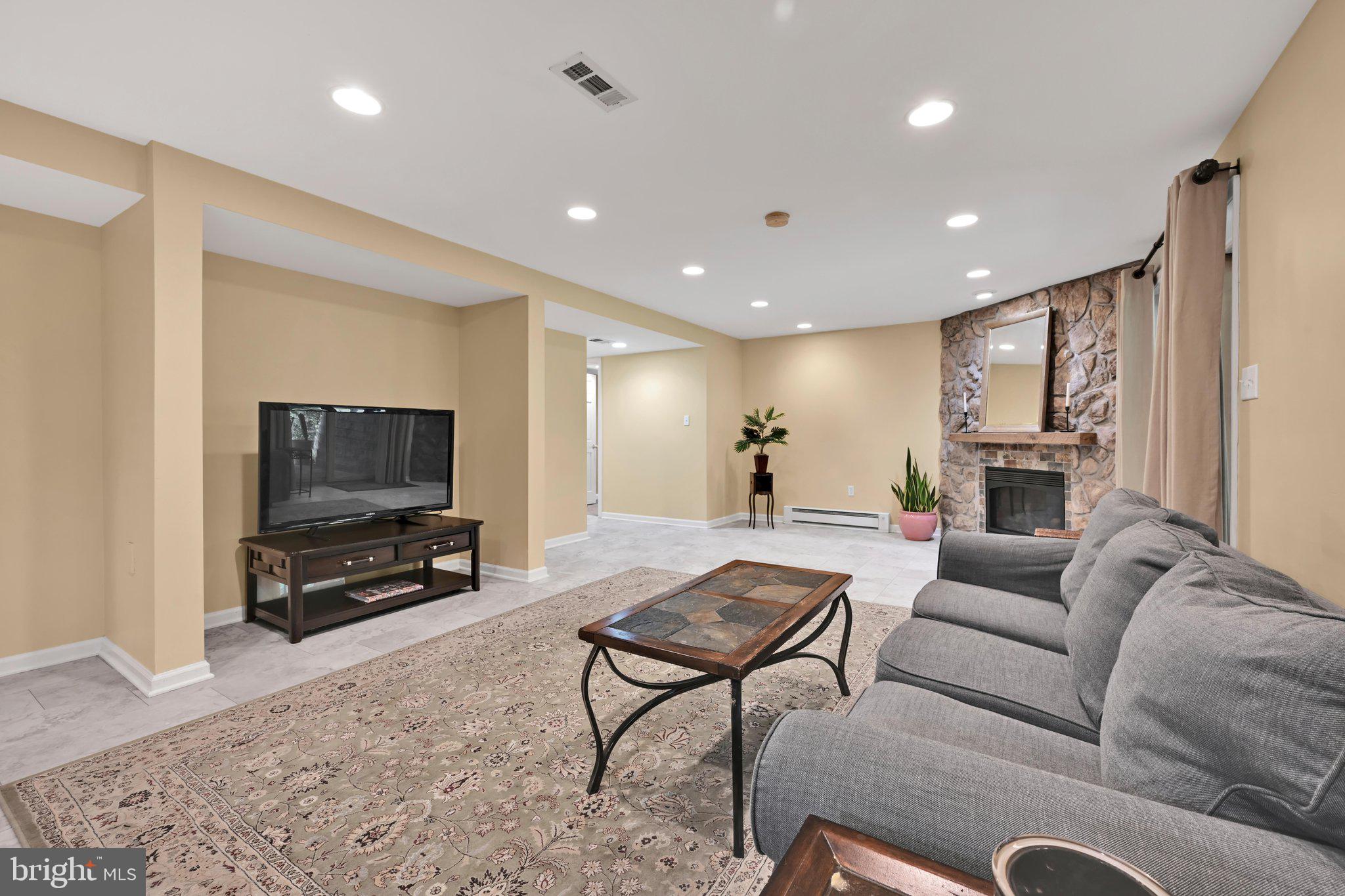 HILLS OVER PRATTS - Residential