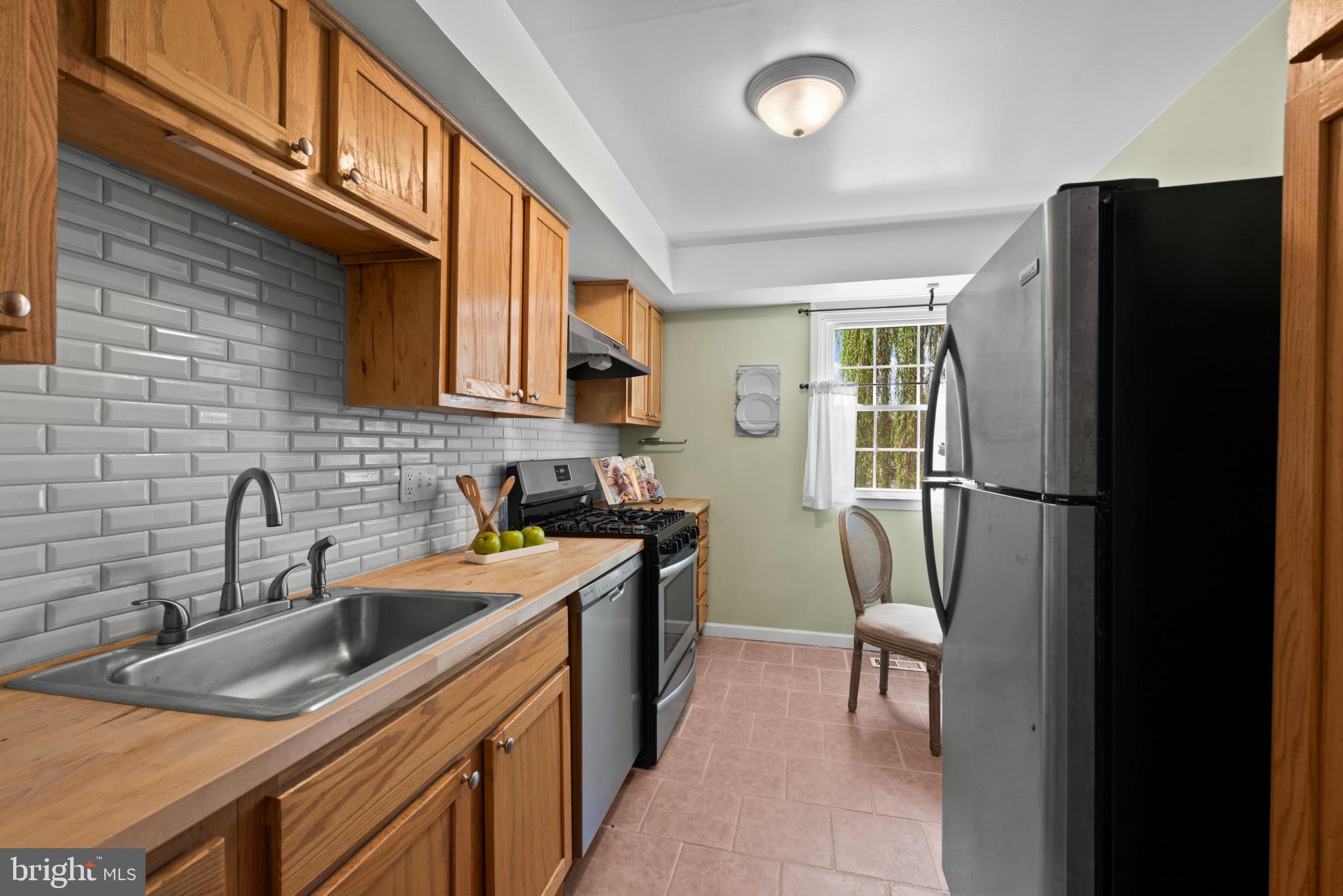 VILLAGES AT HOMELAND - Residential