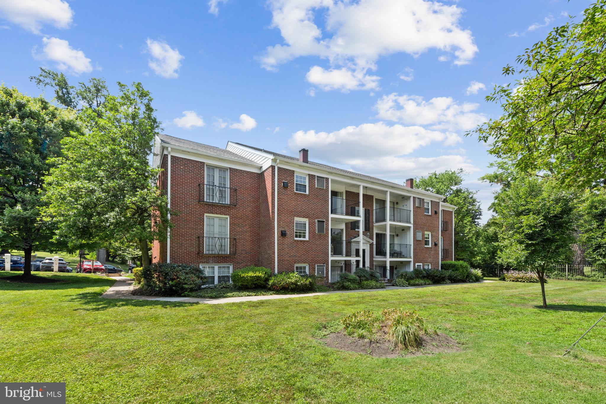 VILLAGES AT HOMELAND - Residential