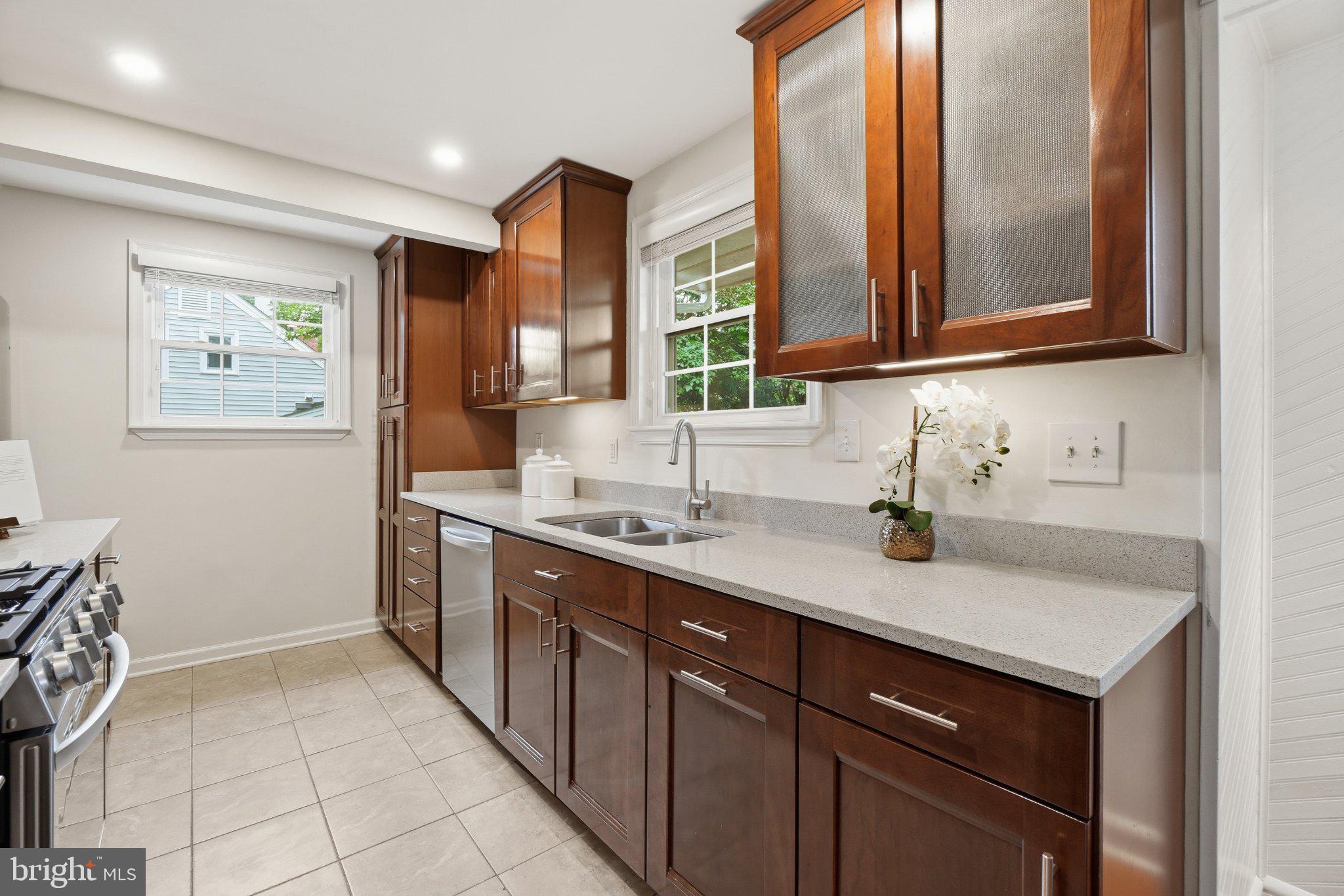 SLADES BROYHILL PARK - Residential