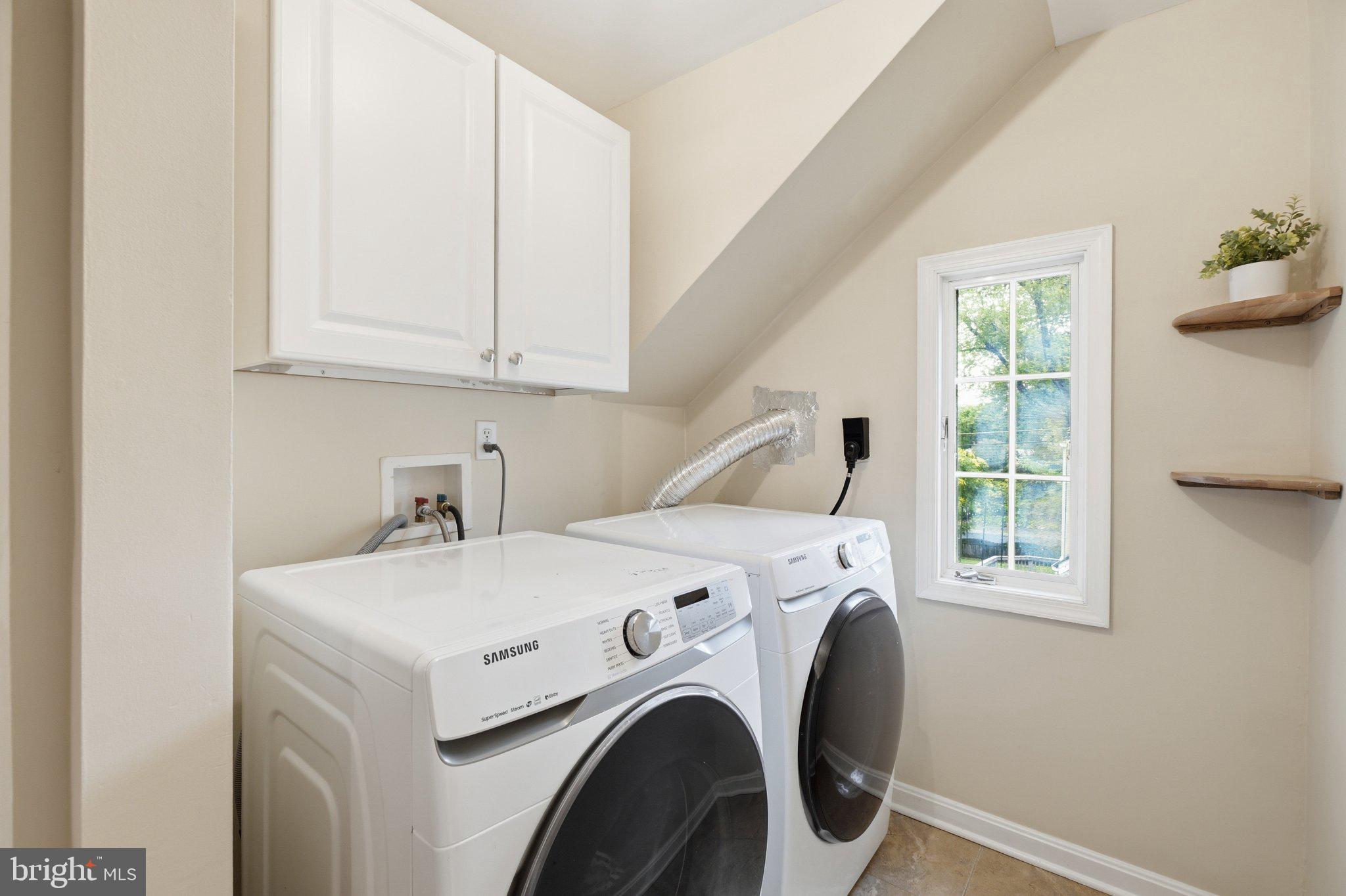 SLADES BROYHILL PARK - Residential