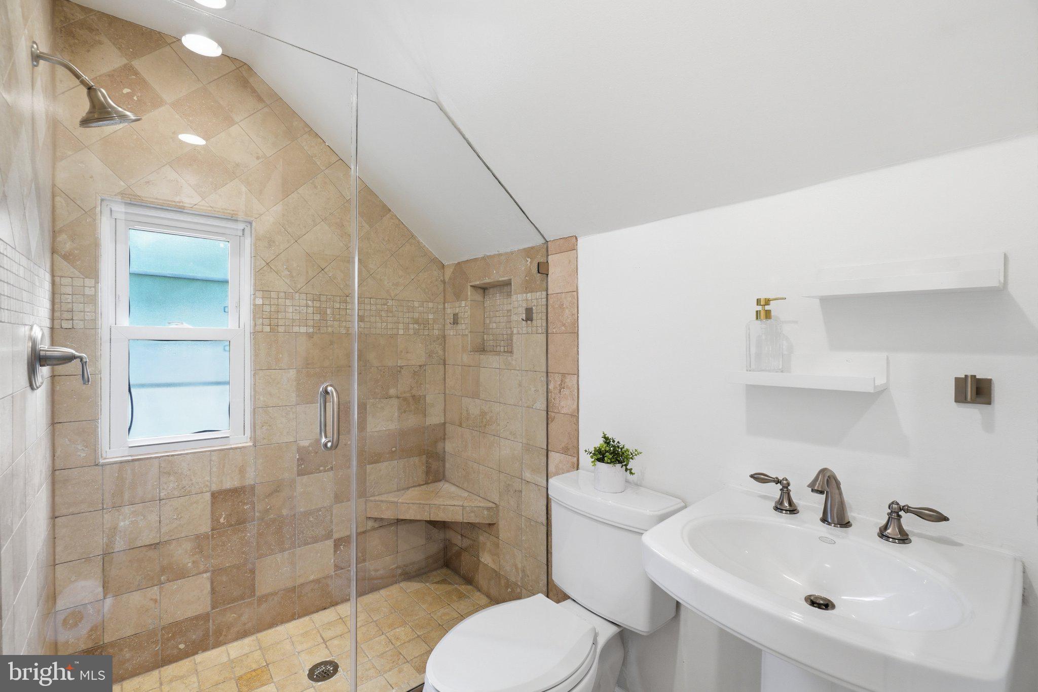 SLADES BROYHILL PARK - Residential