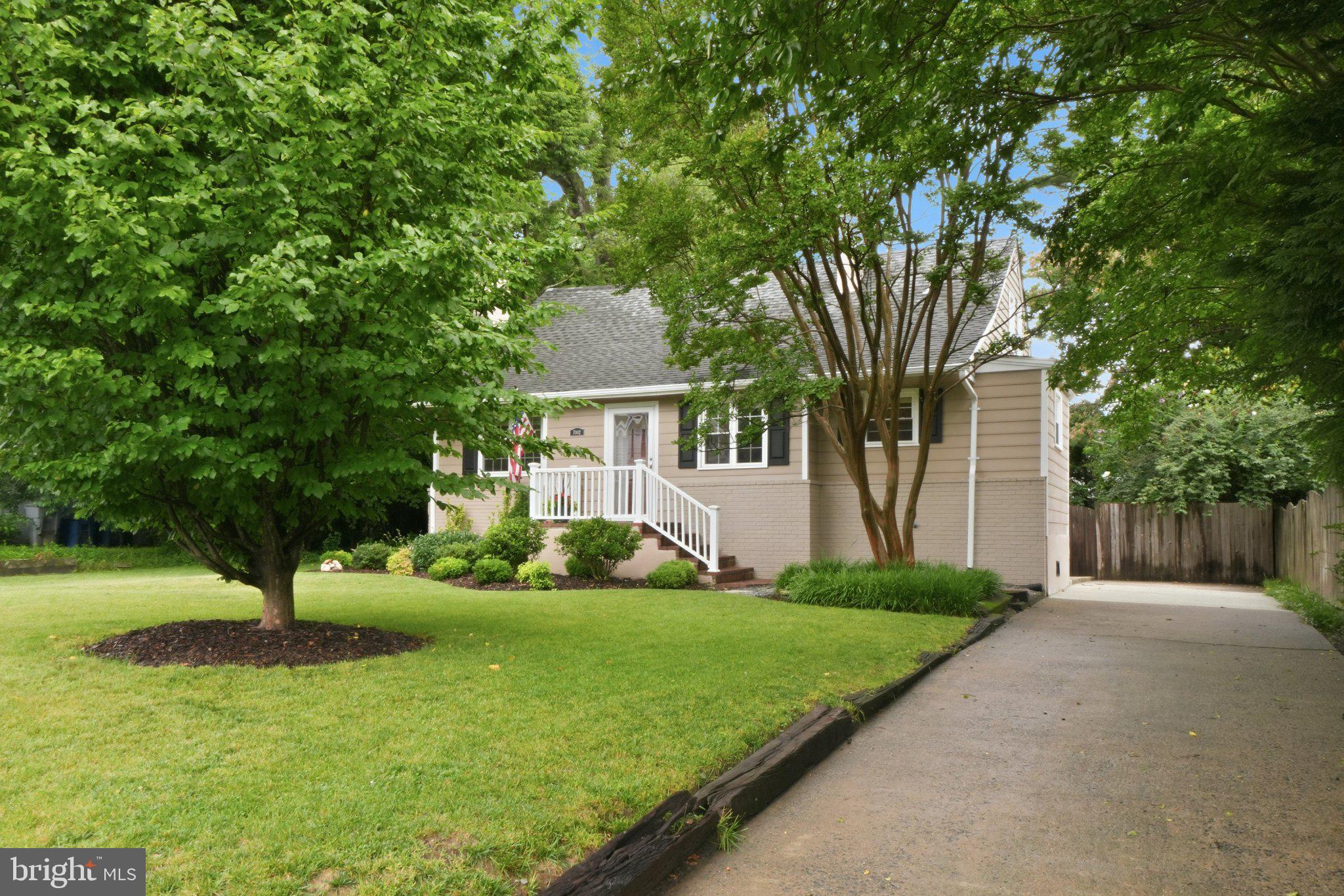 SLADES BROYHILL PARK - Residential