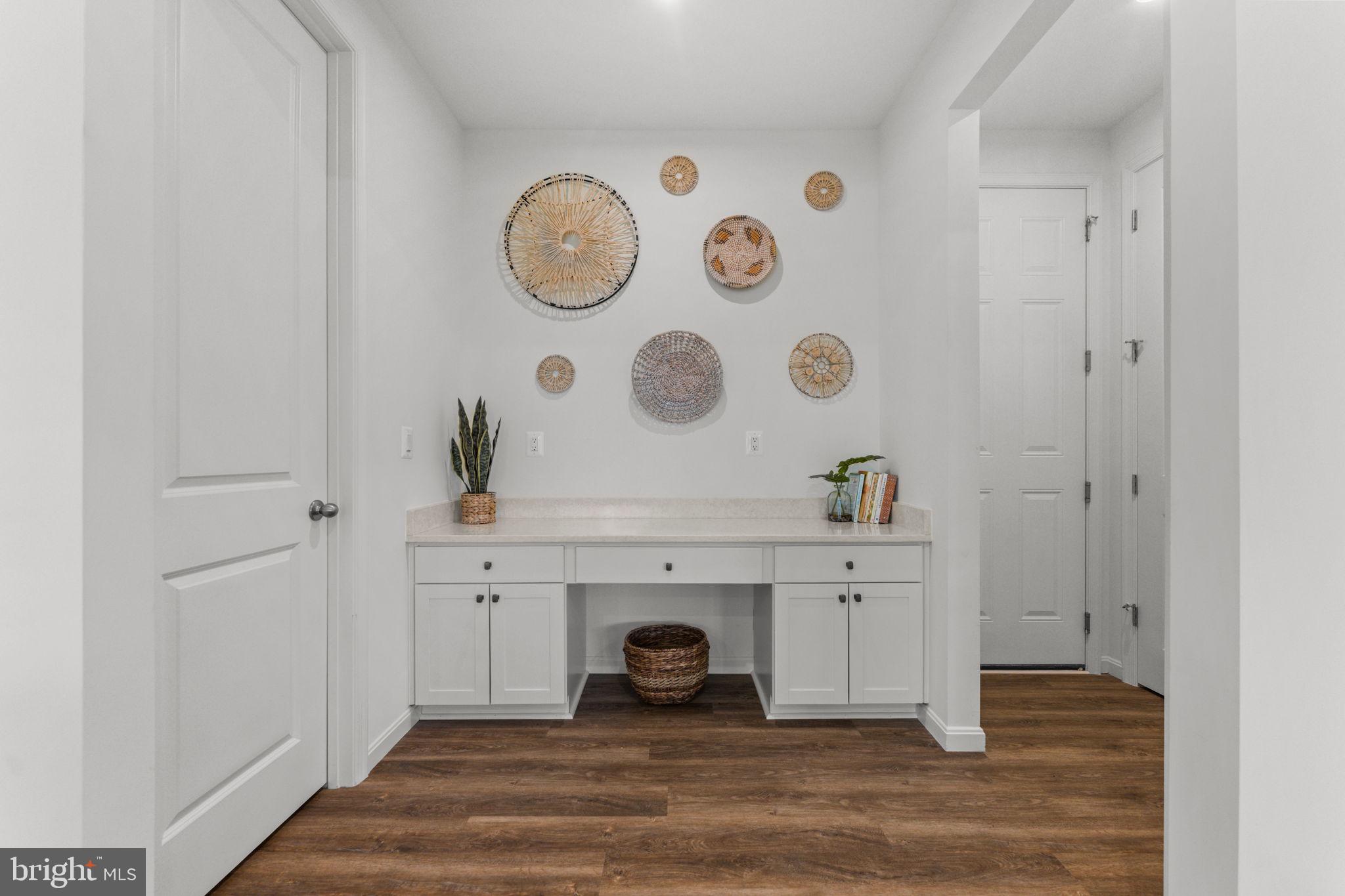 ABRAMS POINTE - Residential
