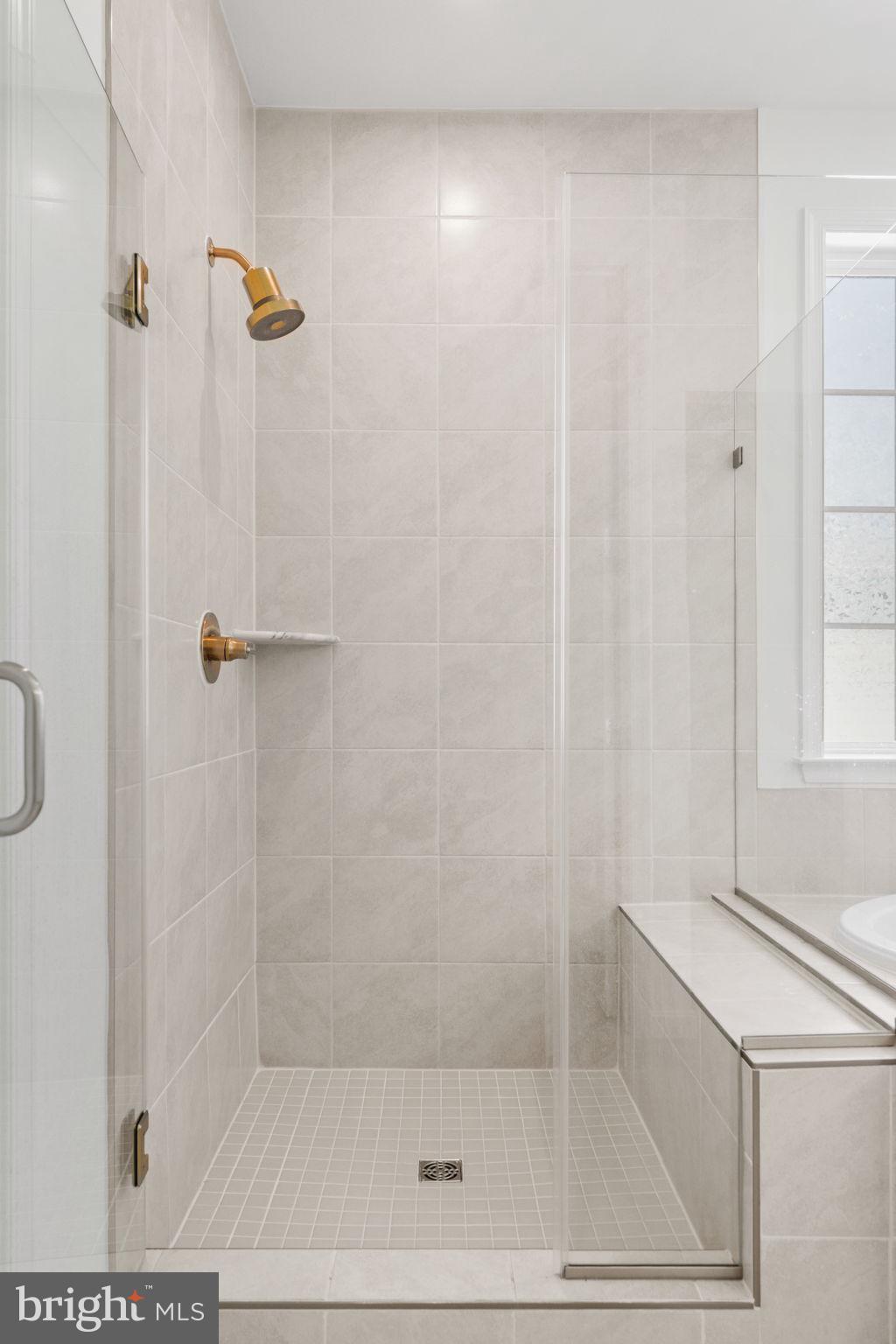 ABRAMS POINTE - Residential