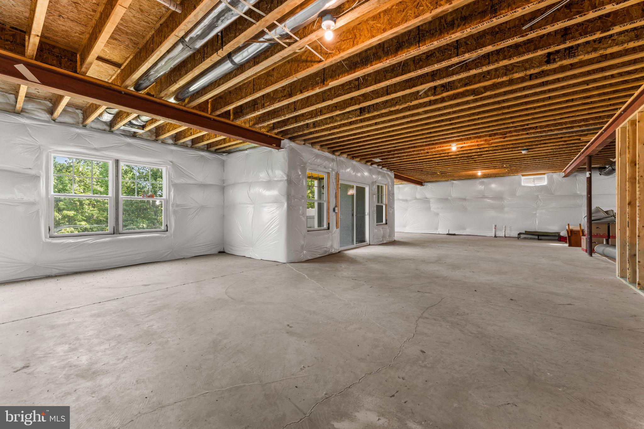 ABRAMS POINTE - Residential