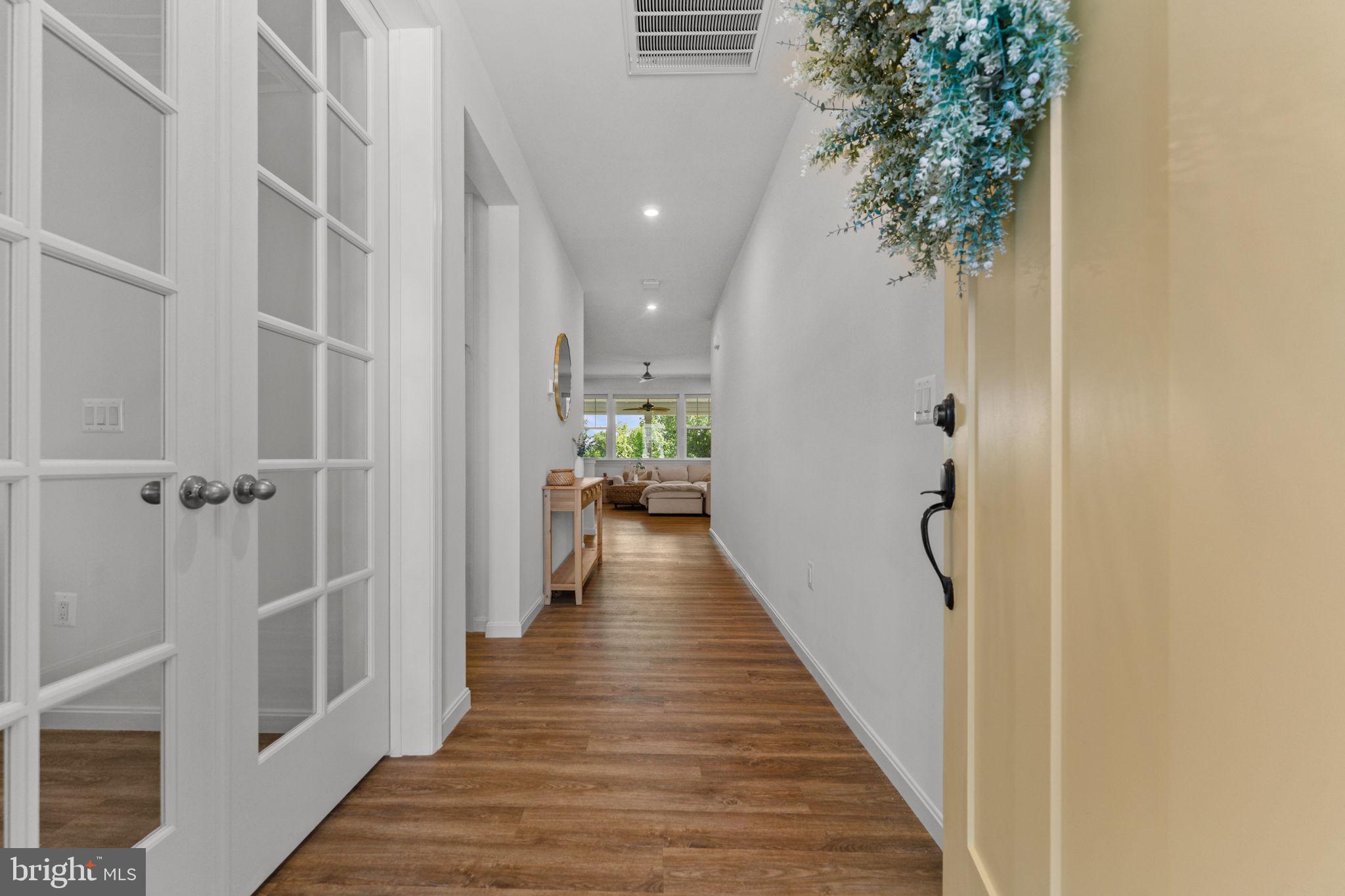 ABRAMS POINTE - Residential