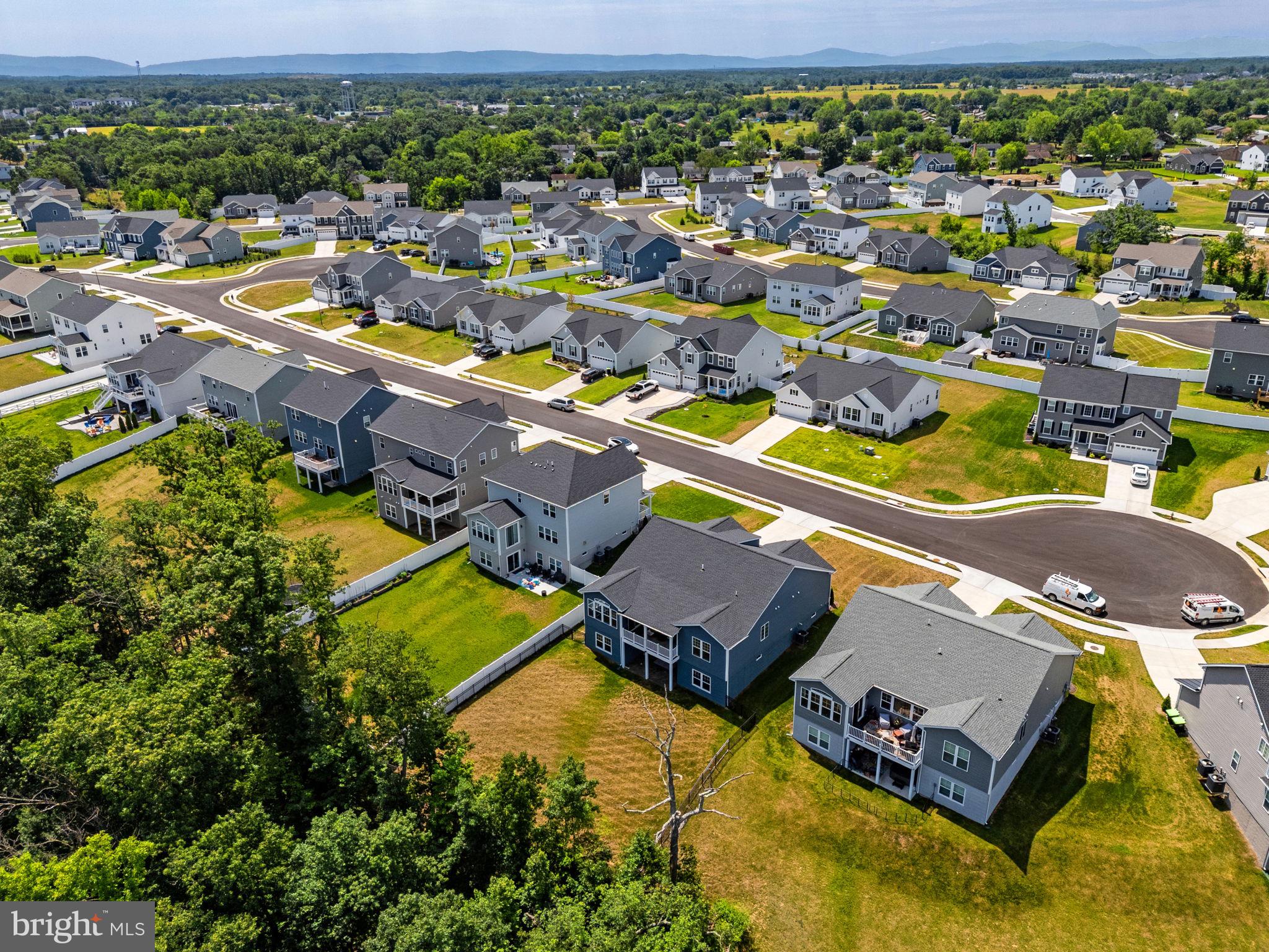 ABRAMS POINTE - Residential