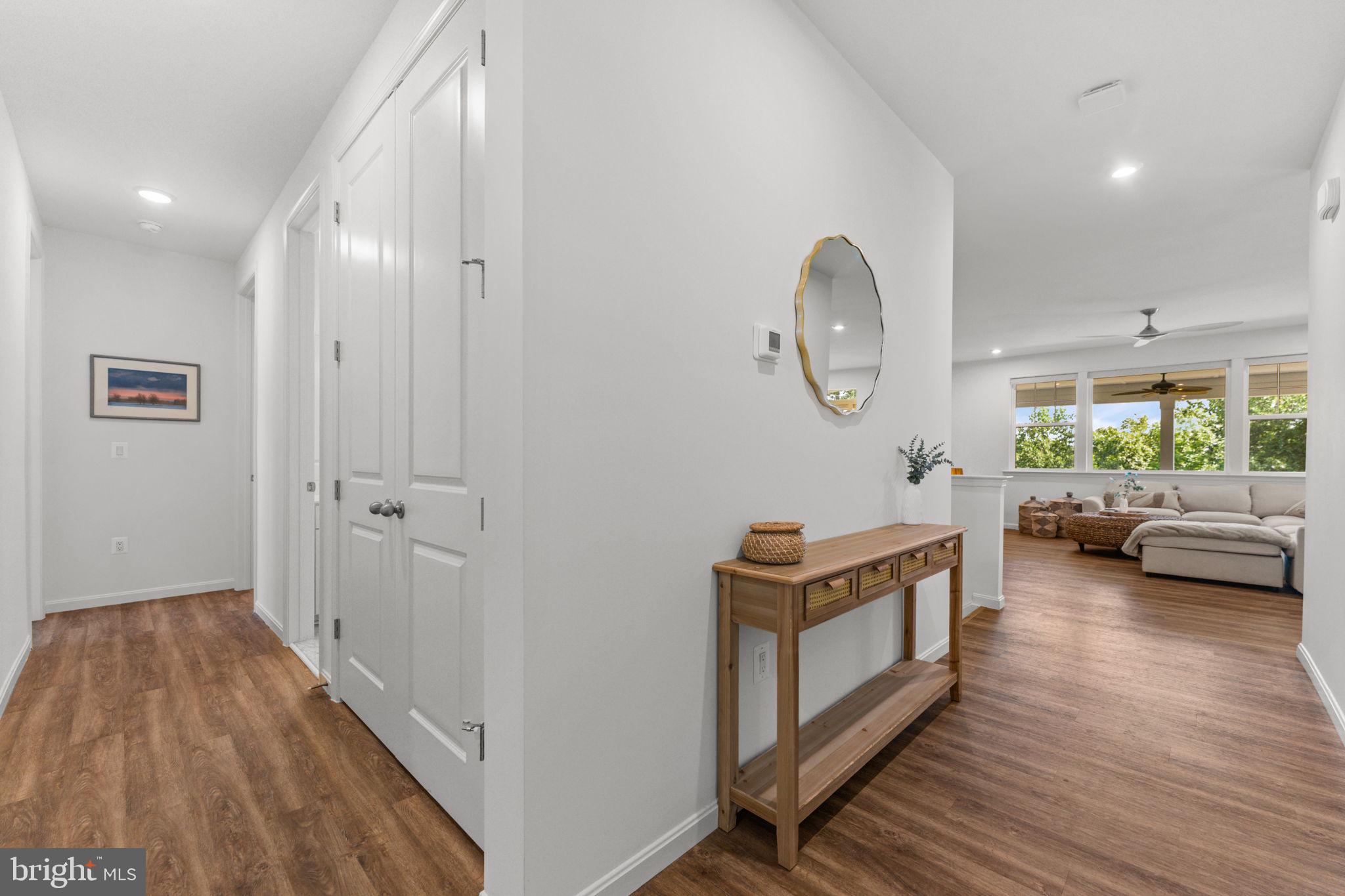 ABRAMS POINTE - Residential