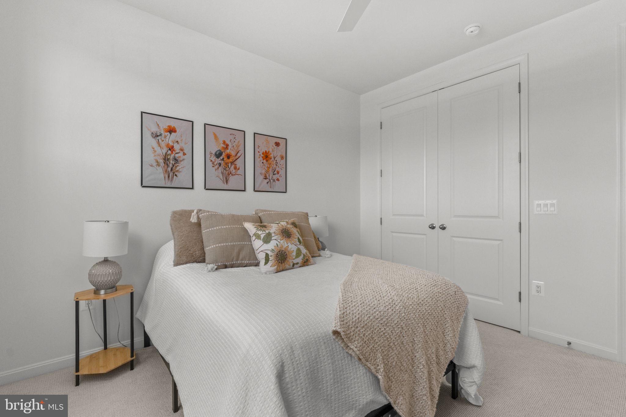 ABRAMS POINTE - Residential