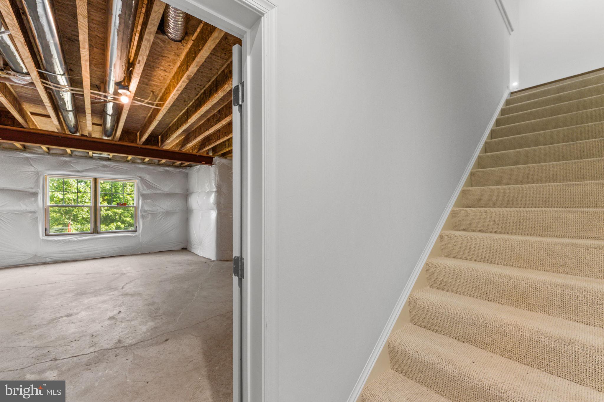 ABRAMS POINTE - Residential