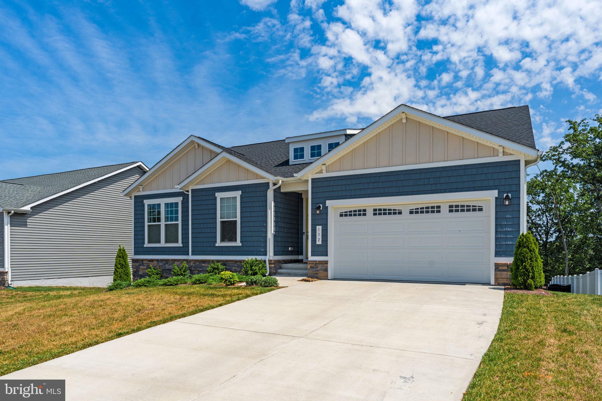 ABRAMS POINTE - Residential