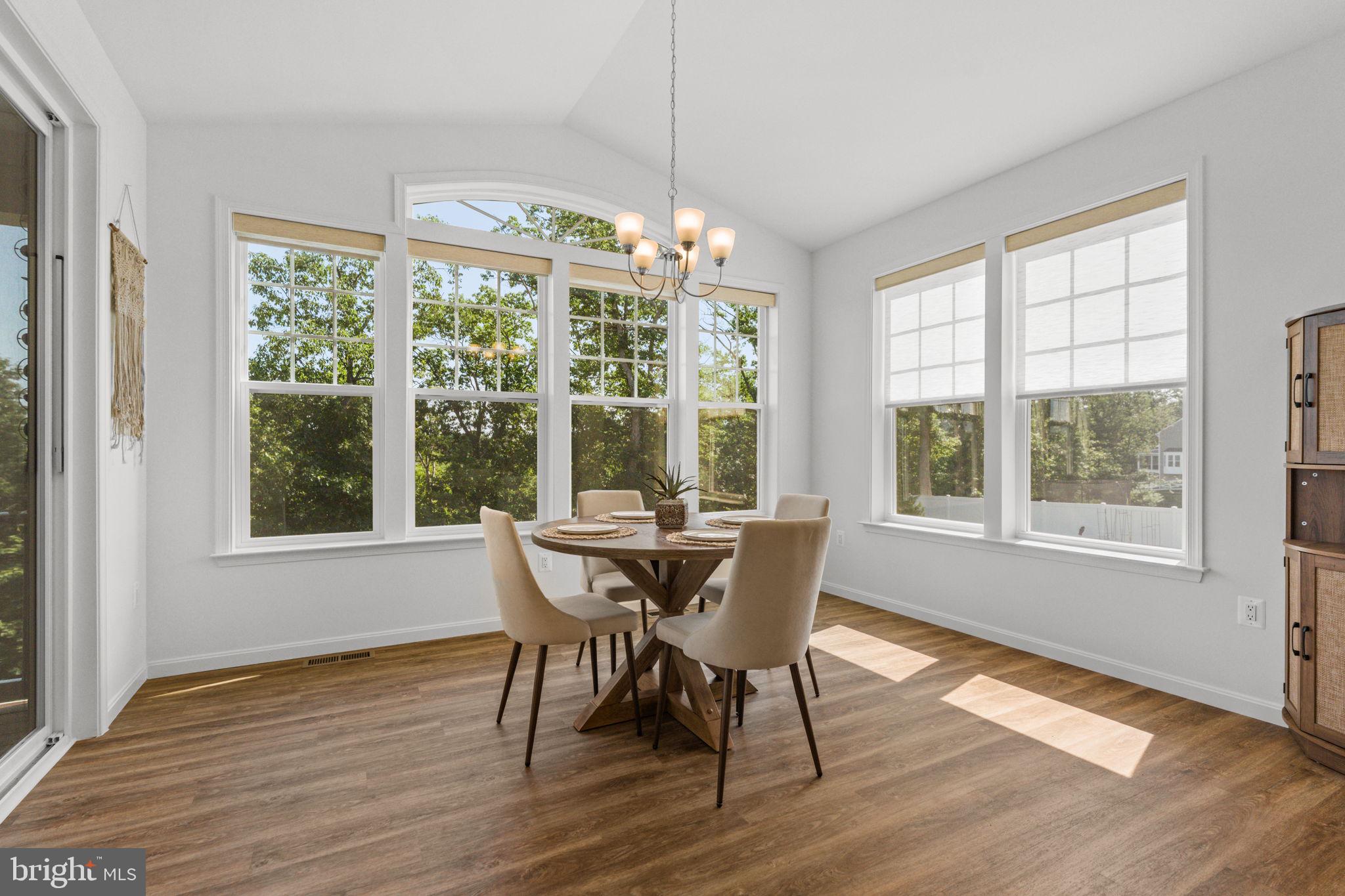 ABRAMS POINTE - Residential
